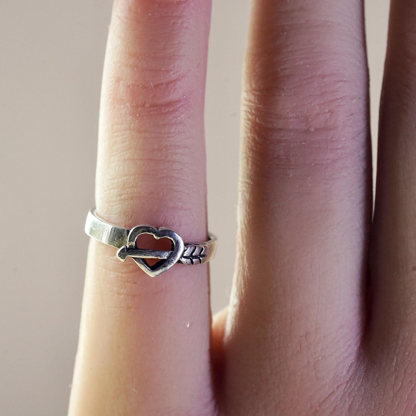 Size 3, vintage Sterling silver handmade ring, 925 heart arrow open band