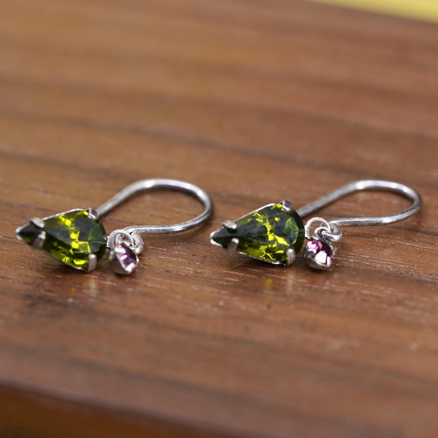 Vintage Sterling 925 silver handmade teardrop earrings with peridot