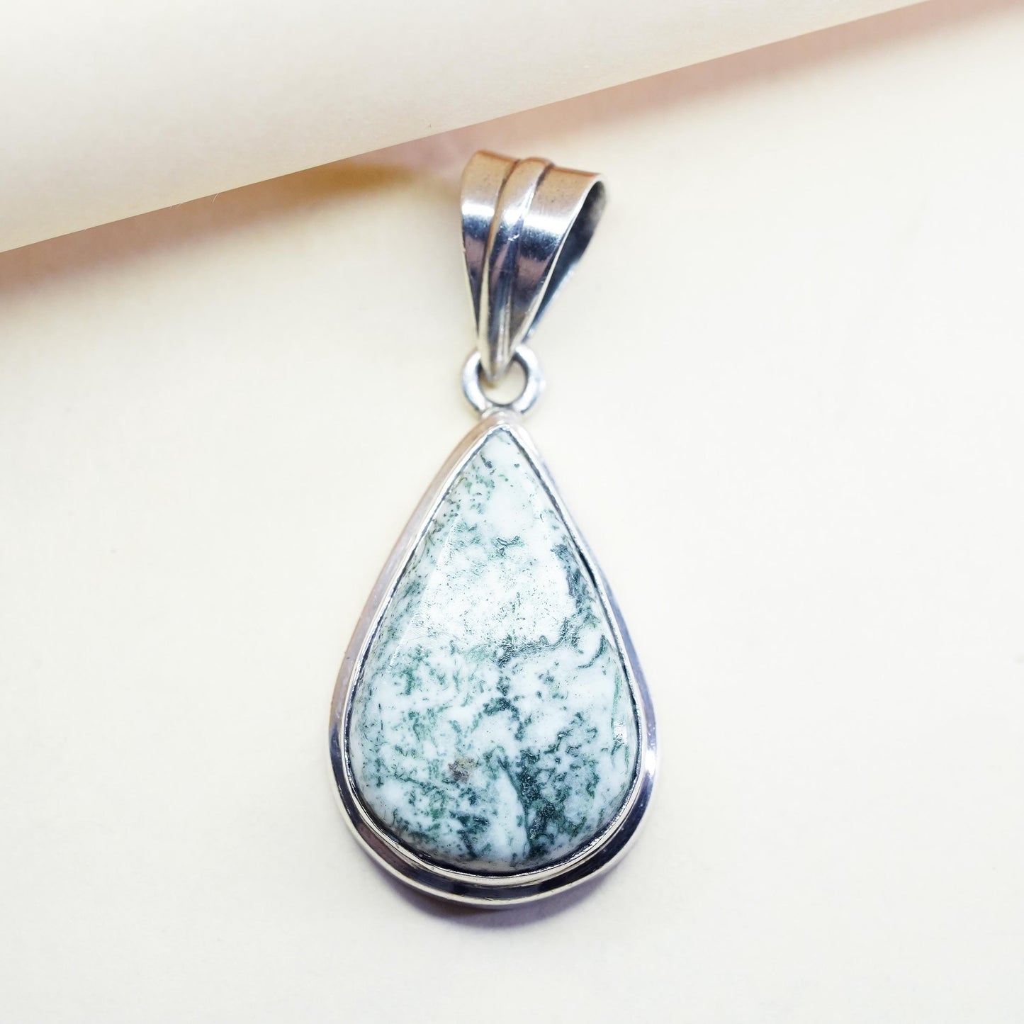 Vintage sterling 925 silver handmade teardrop pendant with green tree agate