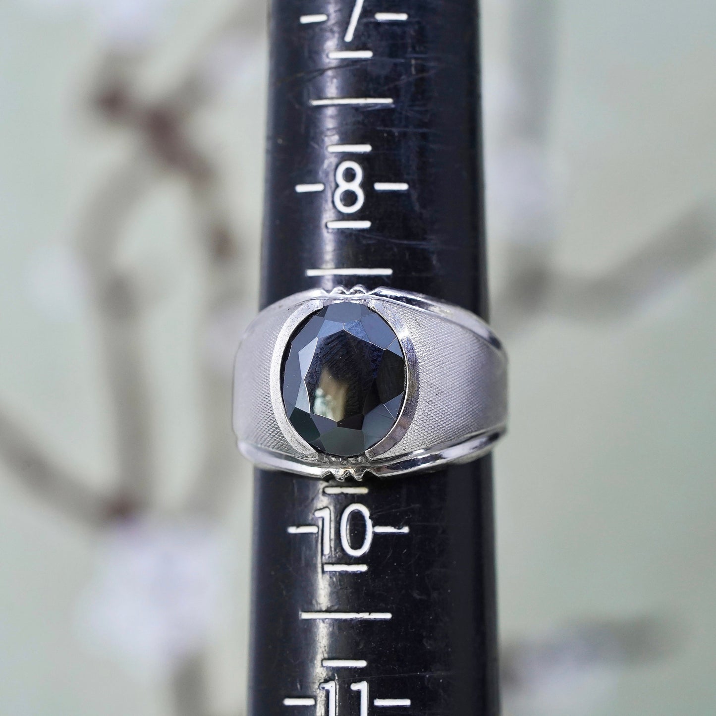 Size 8.5, vintage sterling 925 silver handmade ring, with oval hematite