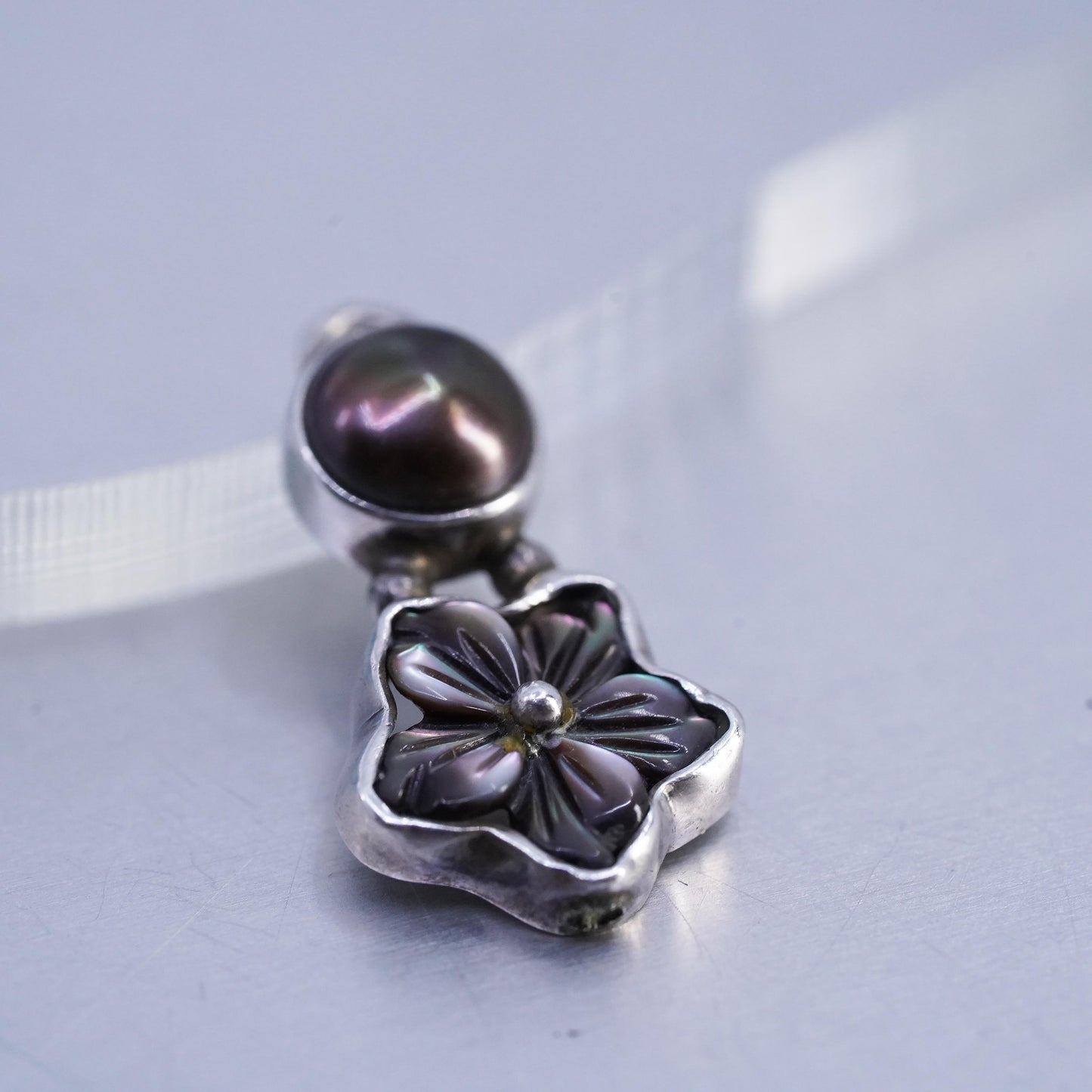 Vinatge Sterling 925 silver black pearl MOP flower charm pendant
