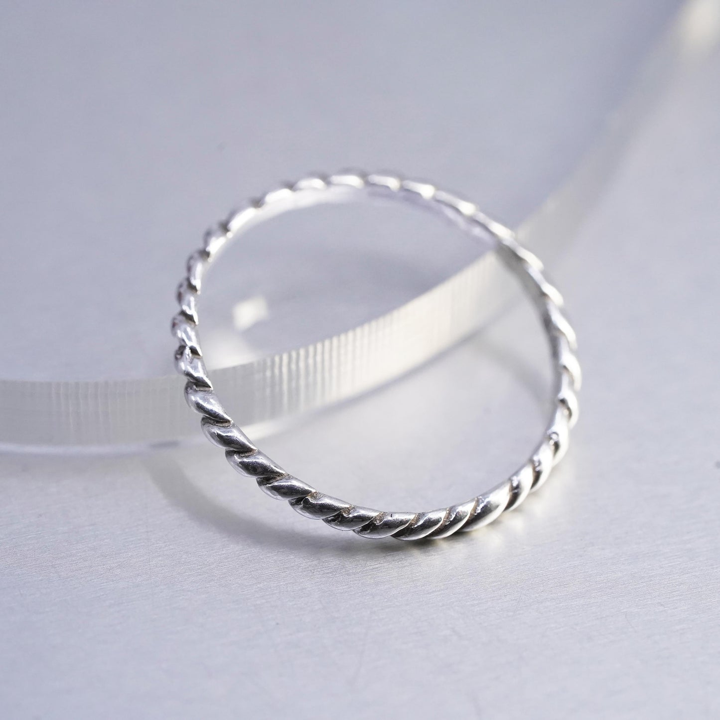 Size 9, vintage southwestern Sterling 925 silver statement ring, band w/ cable