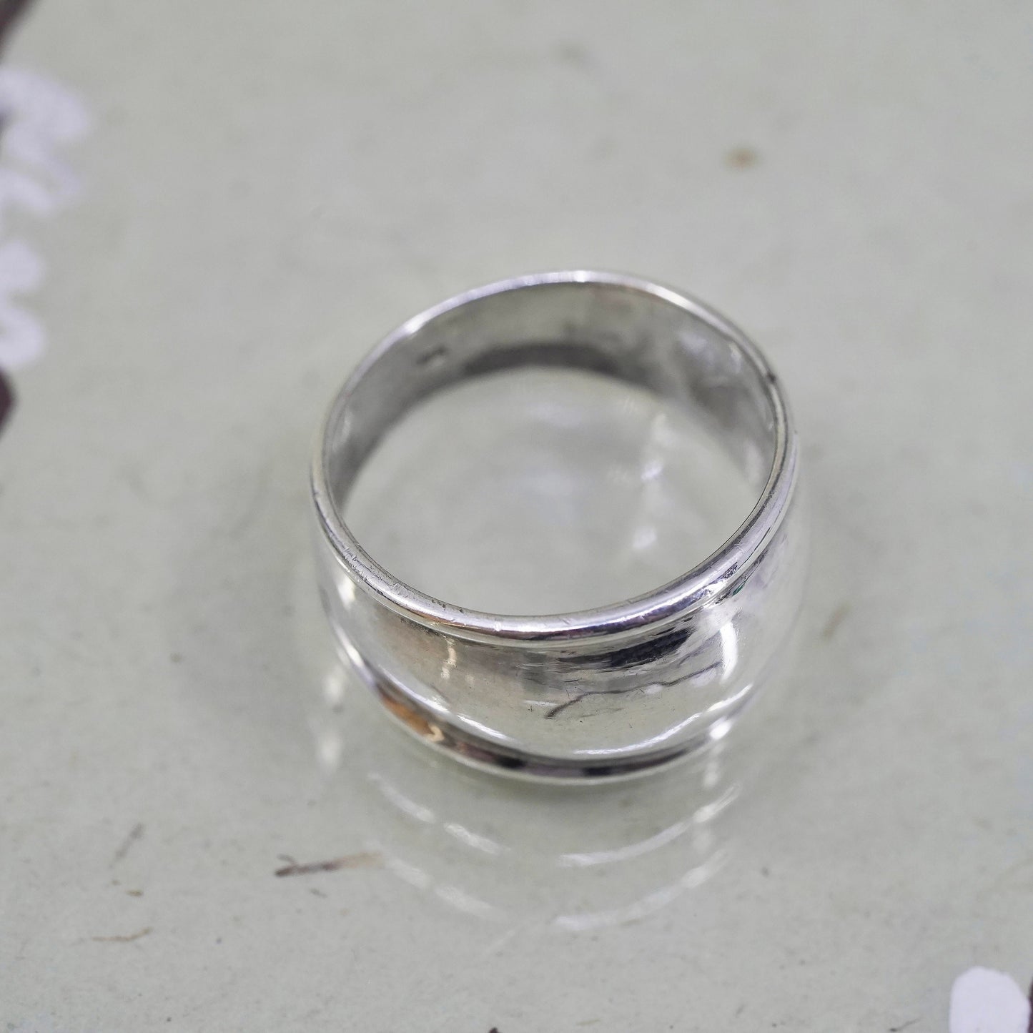 Size 8, Vintage sterling silver handmade ring, 925 wide ribbed band