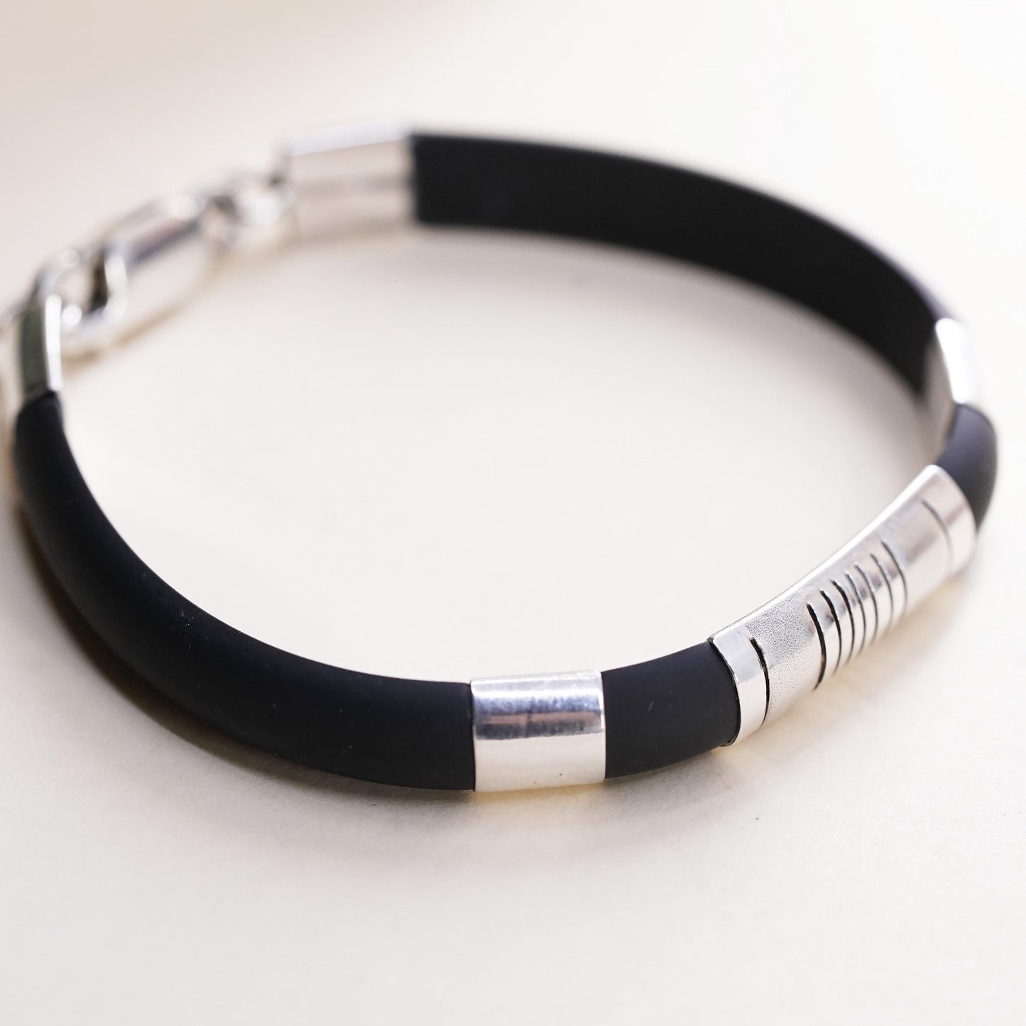 5.5", Vintage black rubber chain with sterling 925 silver bar