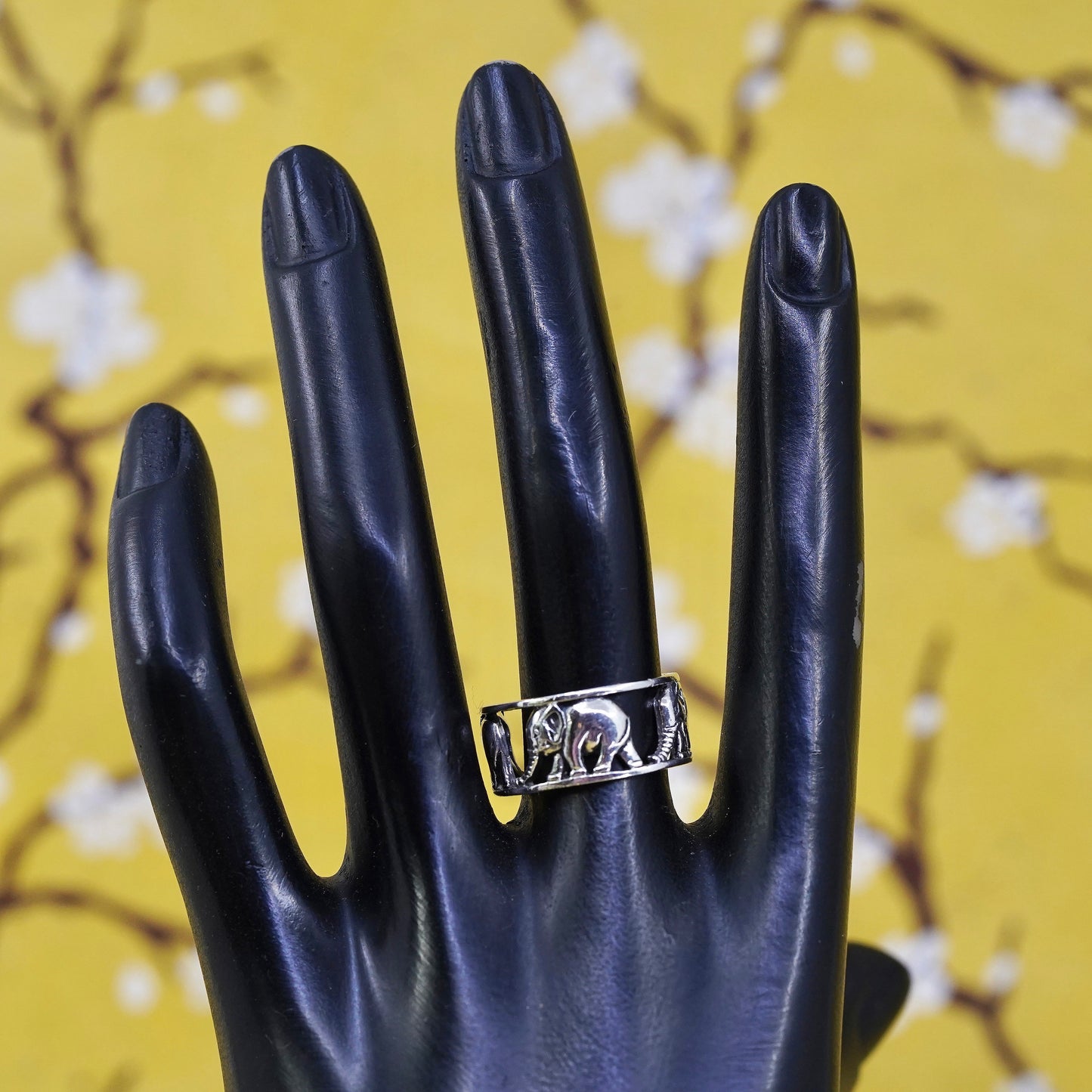 Size 7.25, vintage sterling silver handmade ring. 925 elephant band