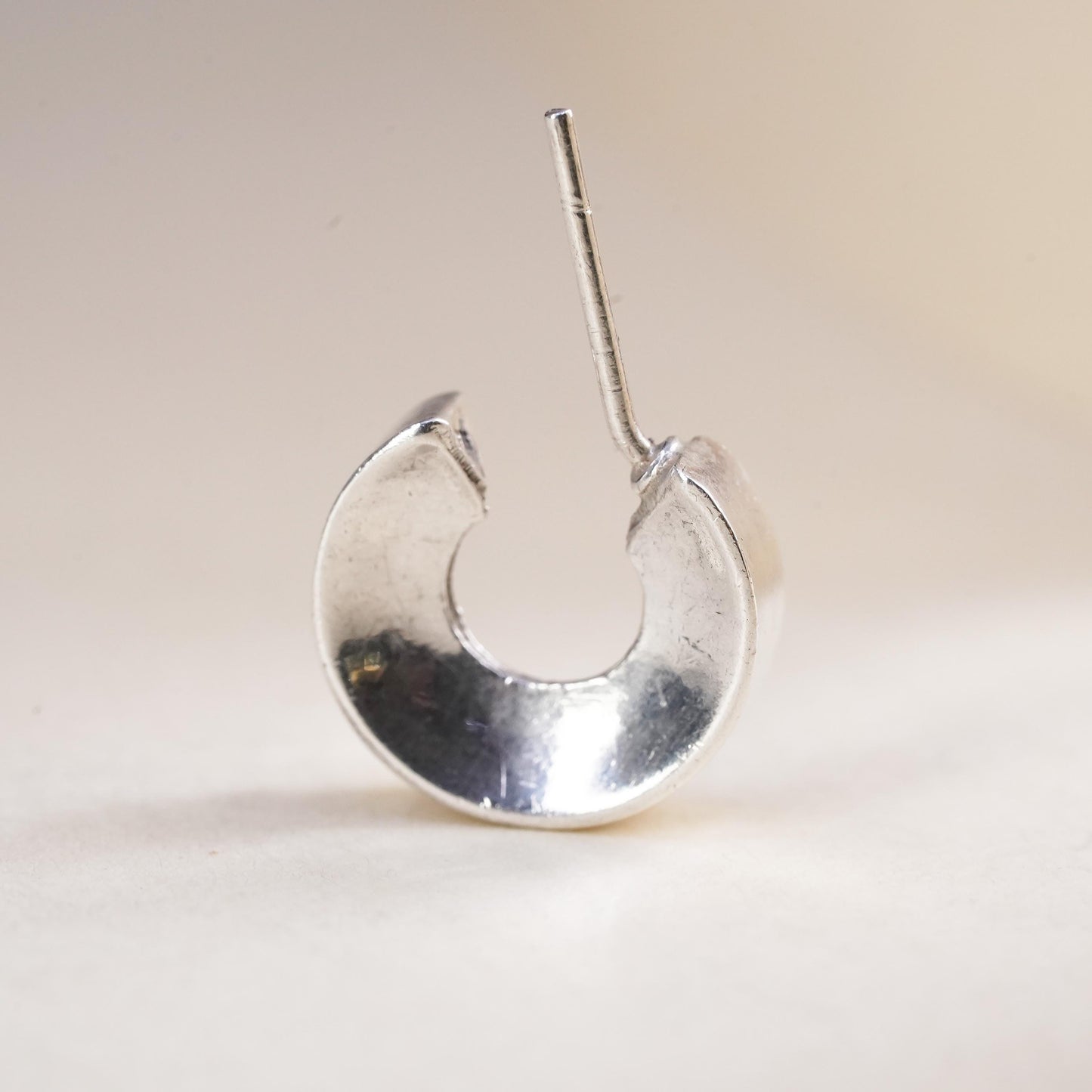 Vintage Mexican handmade single 1 earring. Sterling 925 silver huggie stud