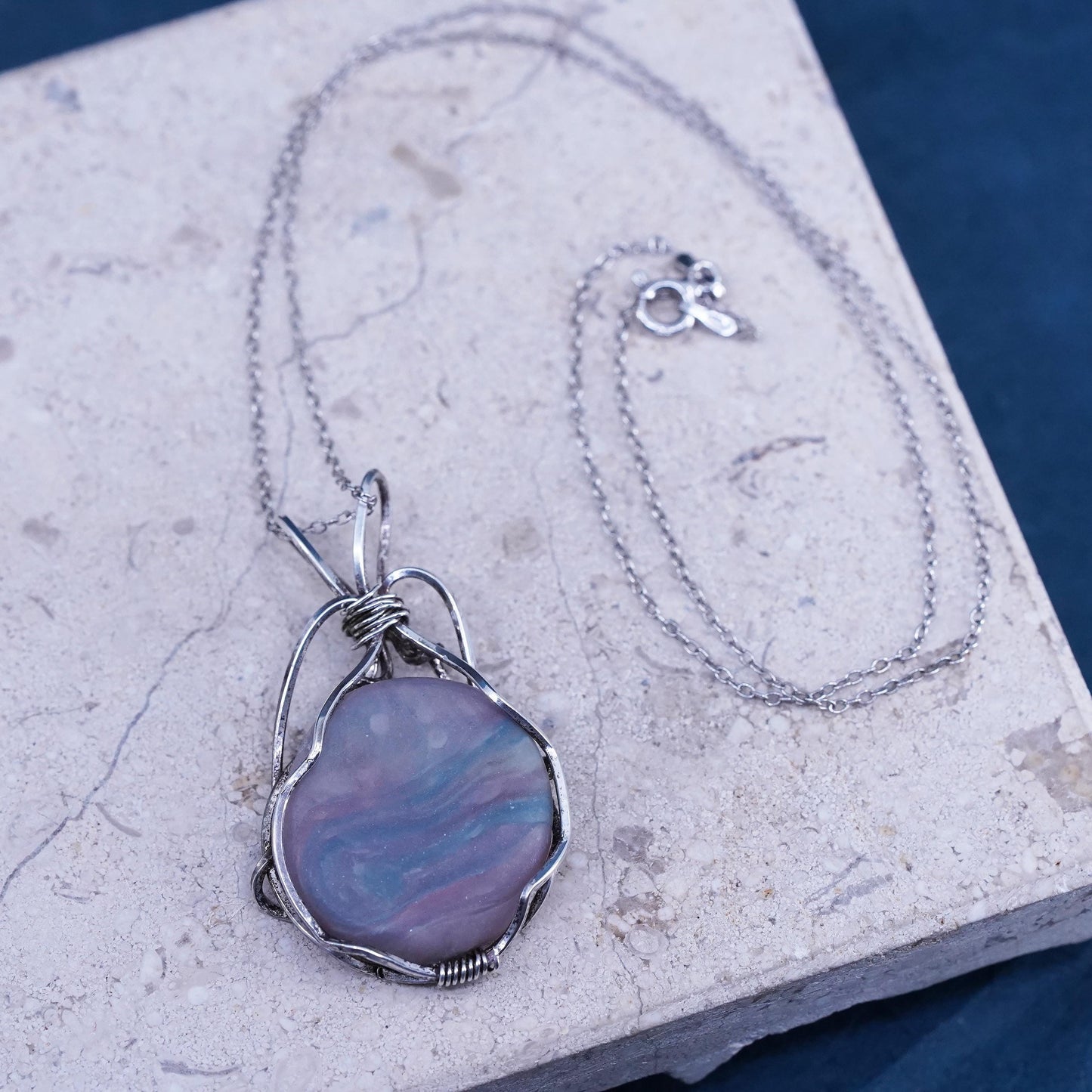 Vintage sterling silver handmade circle necklace with 925 wired pendant agate