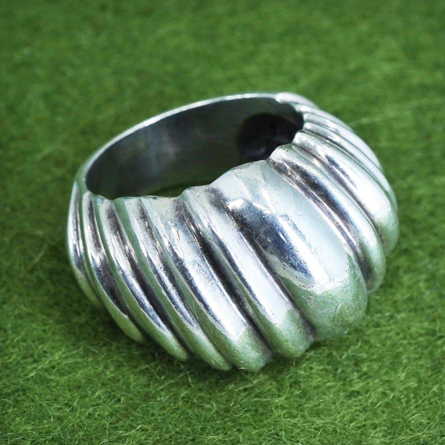 Size 6, vtg sterling silver ribbed ring, southwestern 925 silver statement band