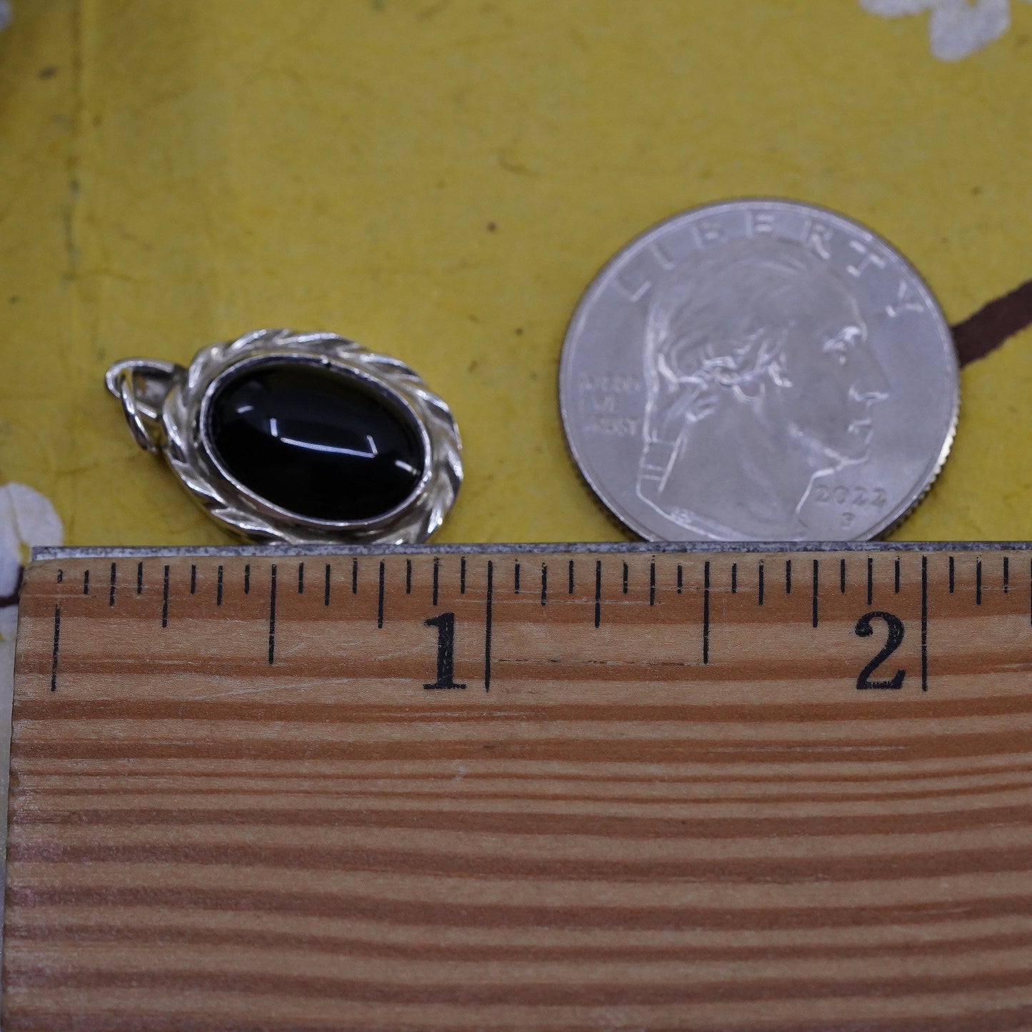 Vintage southwestern Sterling 925 silver handmade pendant with oval onyx cable