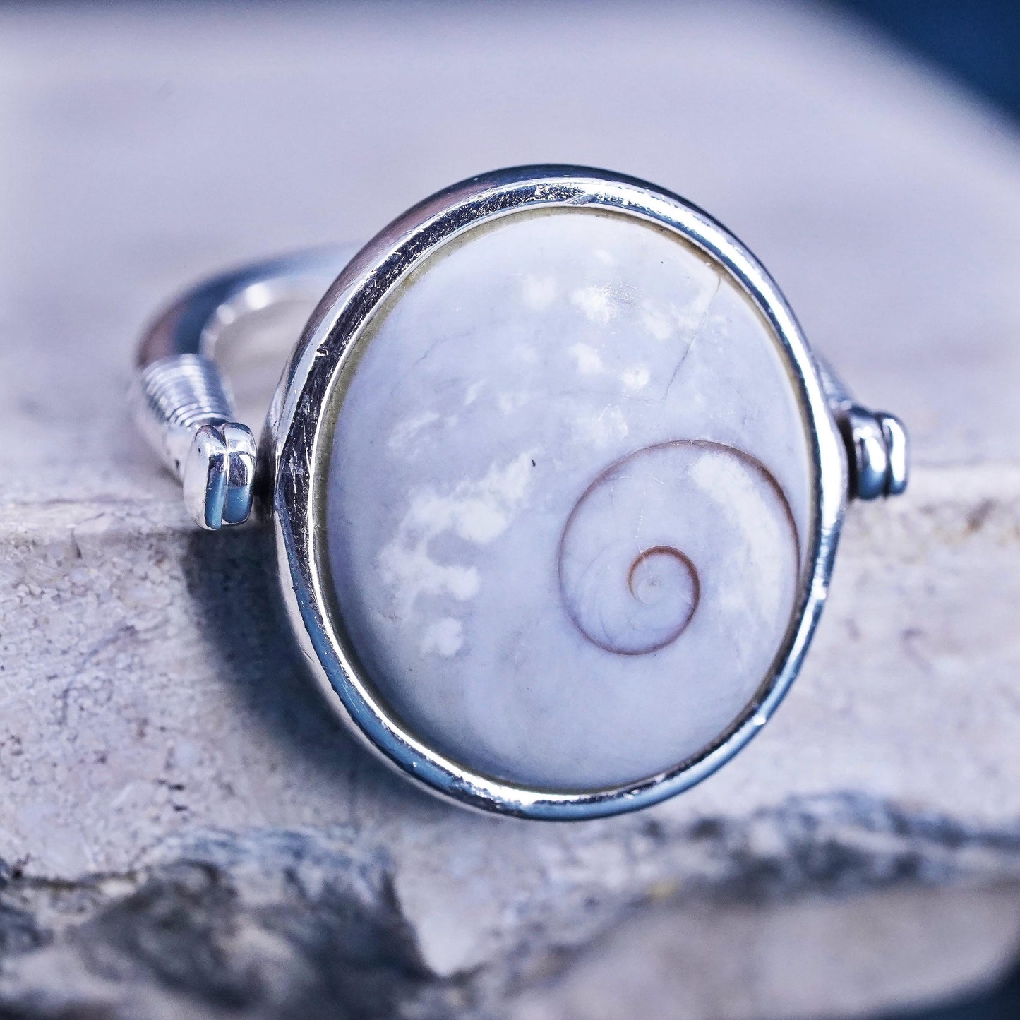 Size 7.25, Sterling Silver Shiva eye Ring, 925 spinner ring with fossil shell