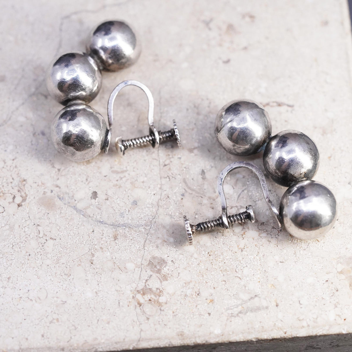 Vintage Mexican Sterling silver screw back earrings, 925 ribbed curvy beads