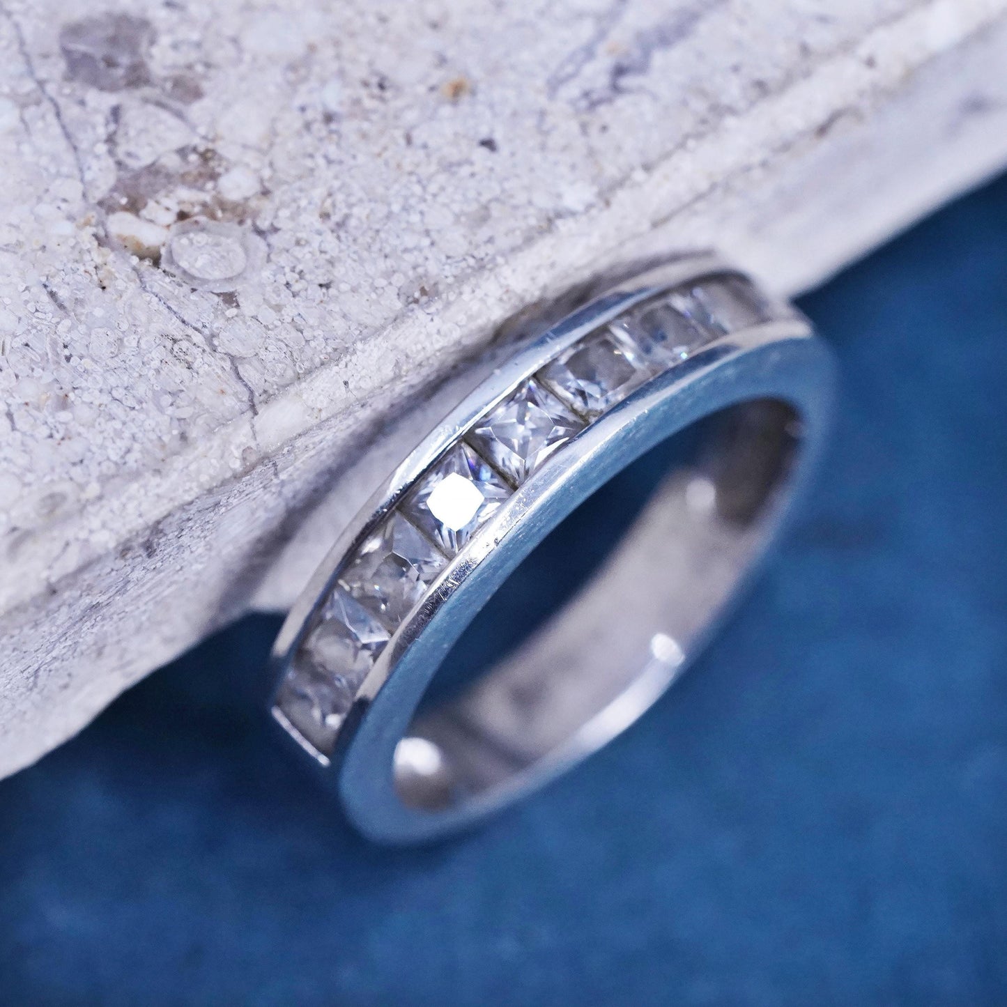Size 8, vintage Sterling silver ring, 925 band with clear cz