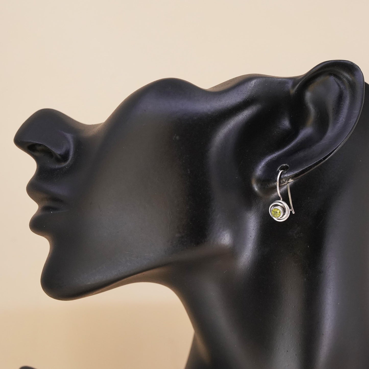 Fashion sterling silver single earring, 925 silver dangle with peridot