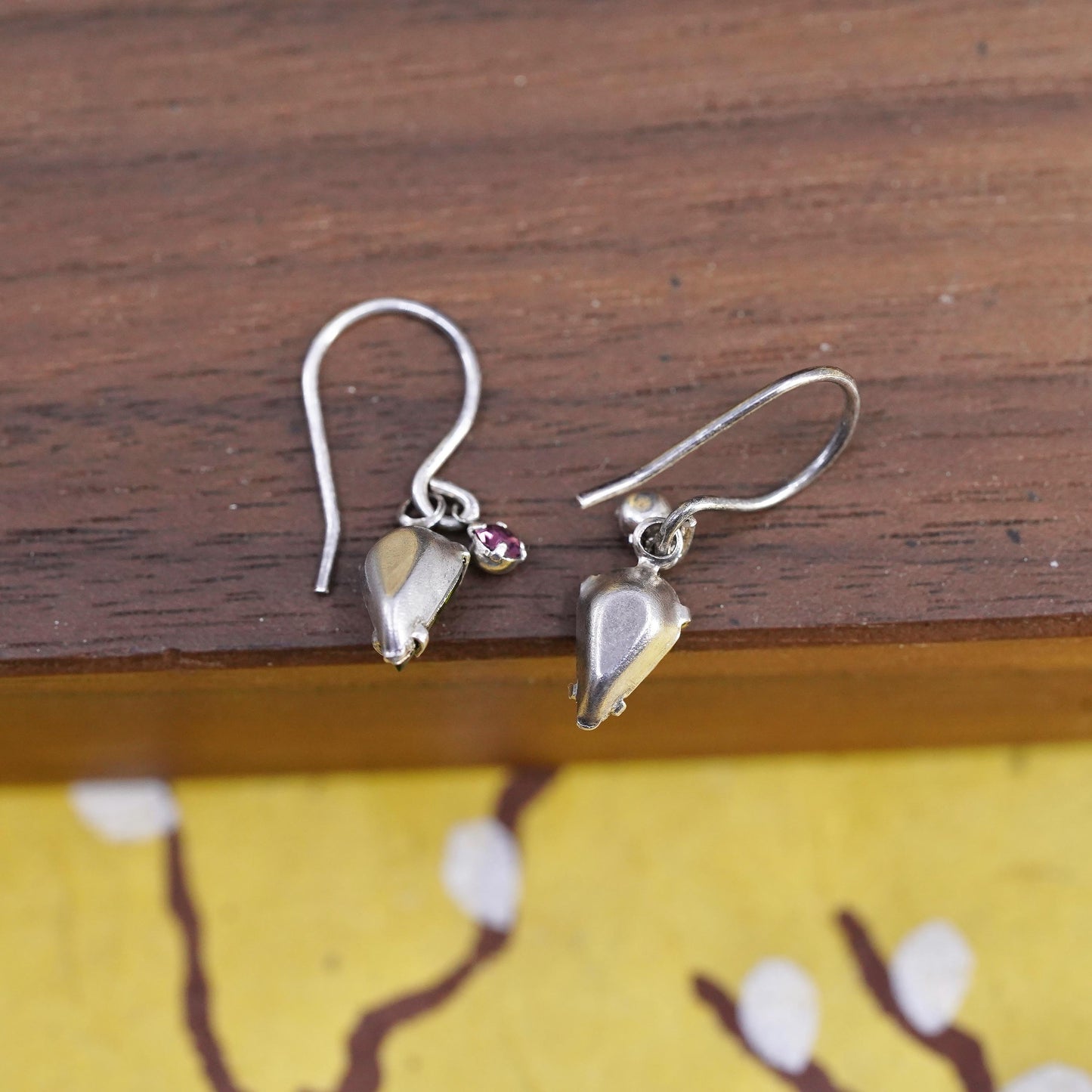 Vintage Sterling 925 silver handmade teardrop earrings with peridot