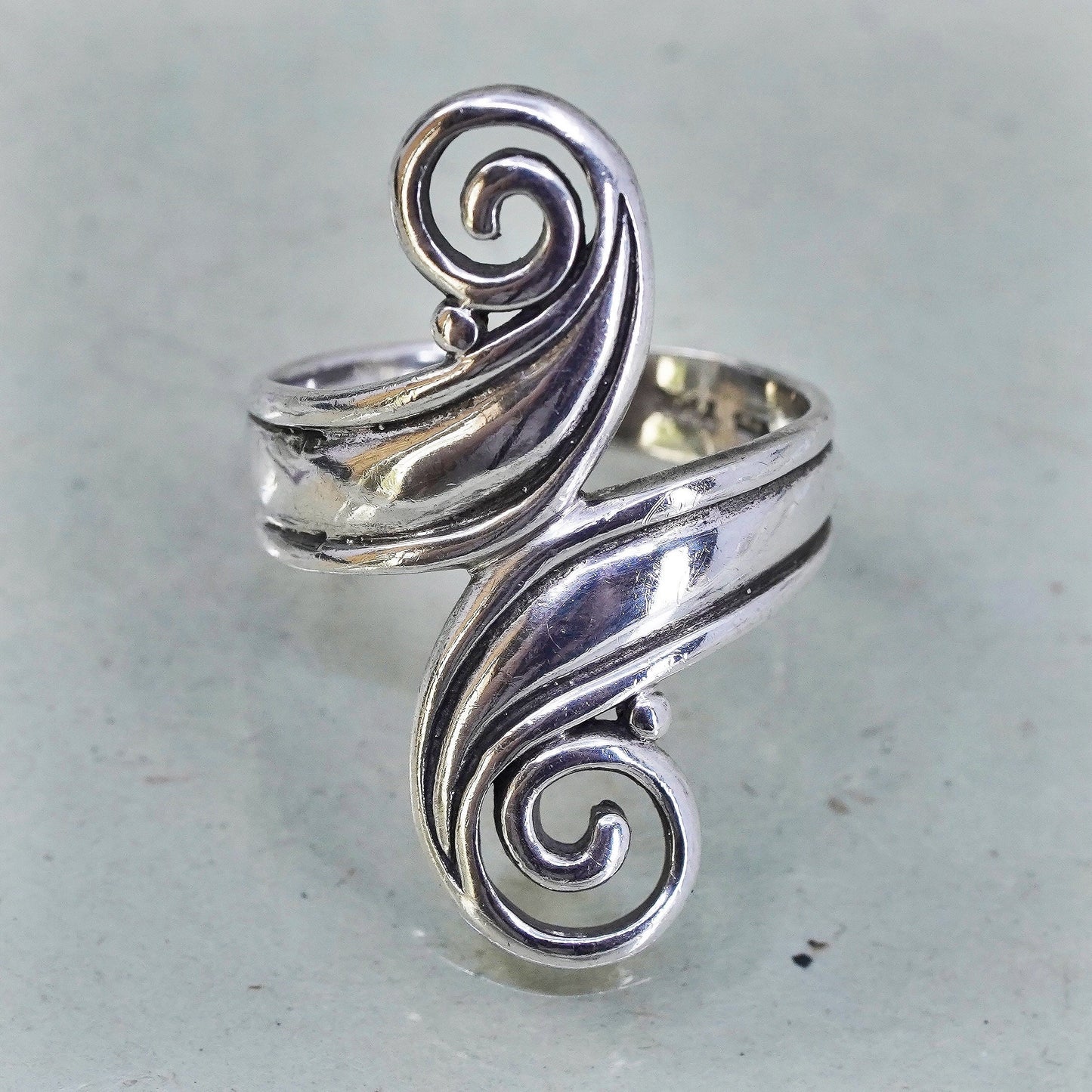 Size 7, vintage sterling silver handmade statement ring, mexico 925 swirly band