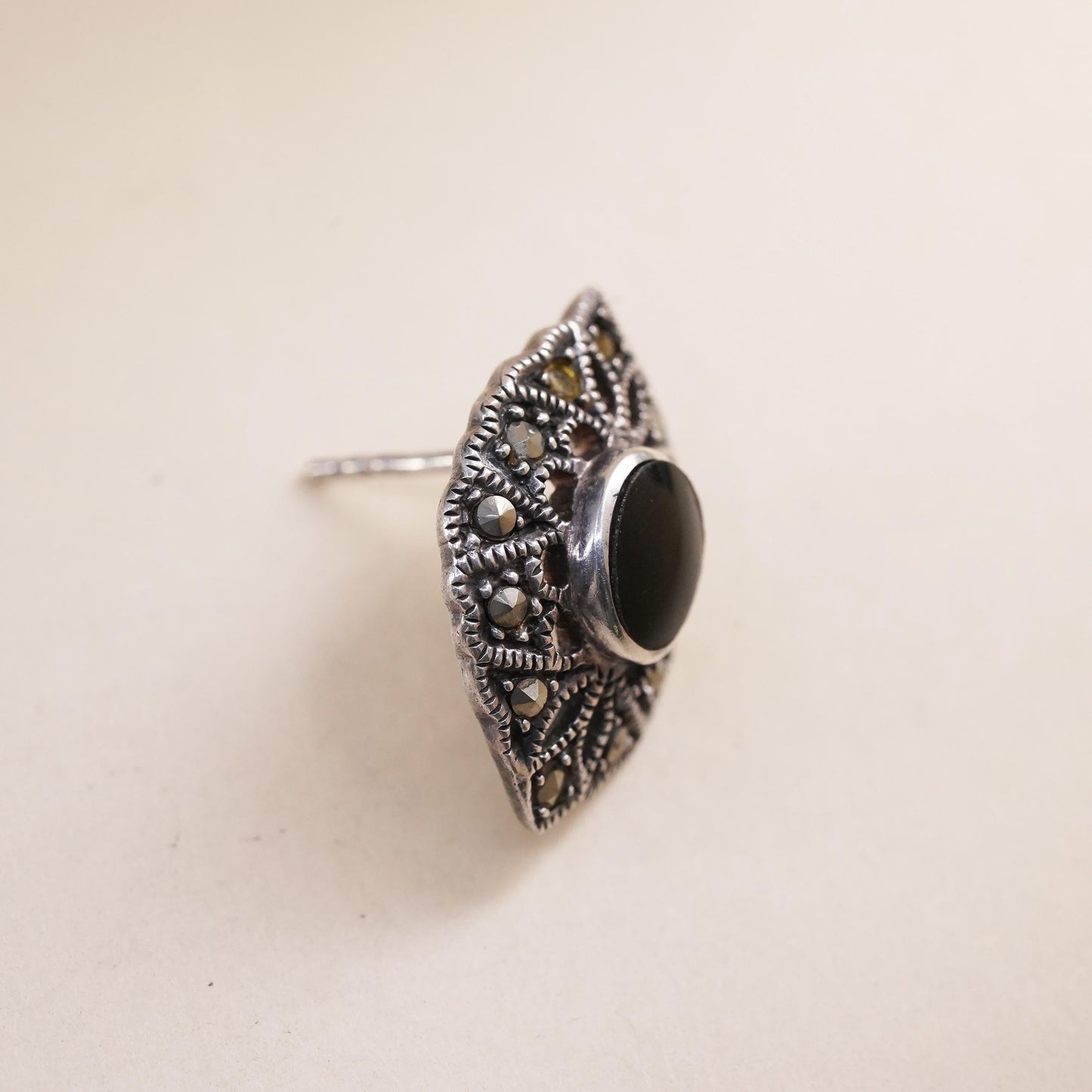 VTG Sterling 925 silver handmade stud with onyx and marcasite, single earring