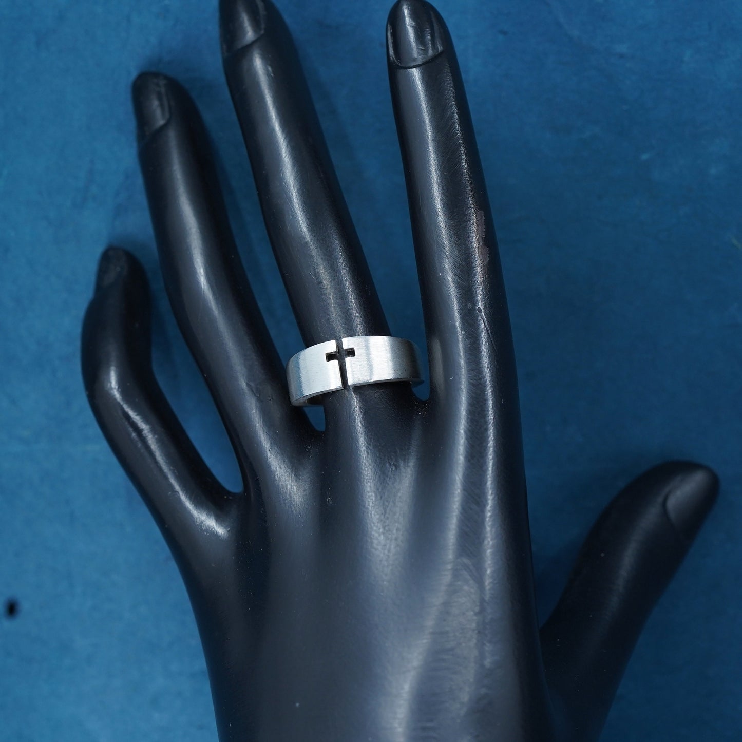 Size 8, vintage modern Sterling silver handmade ring, 925 band with cross