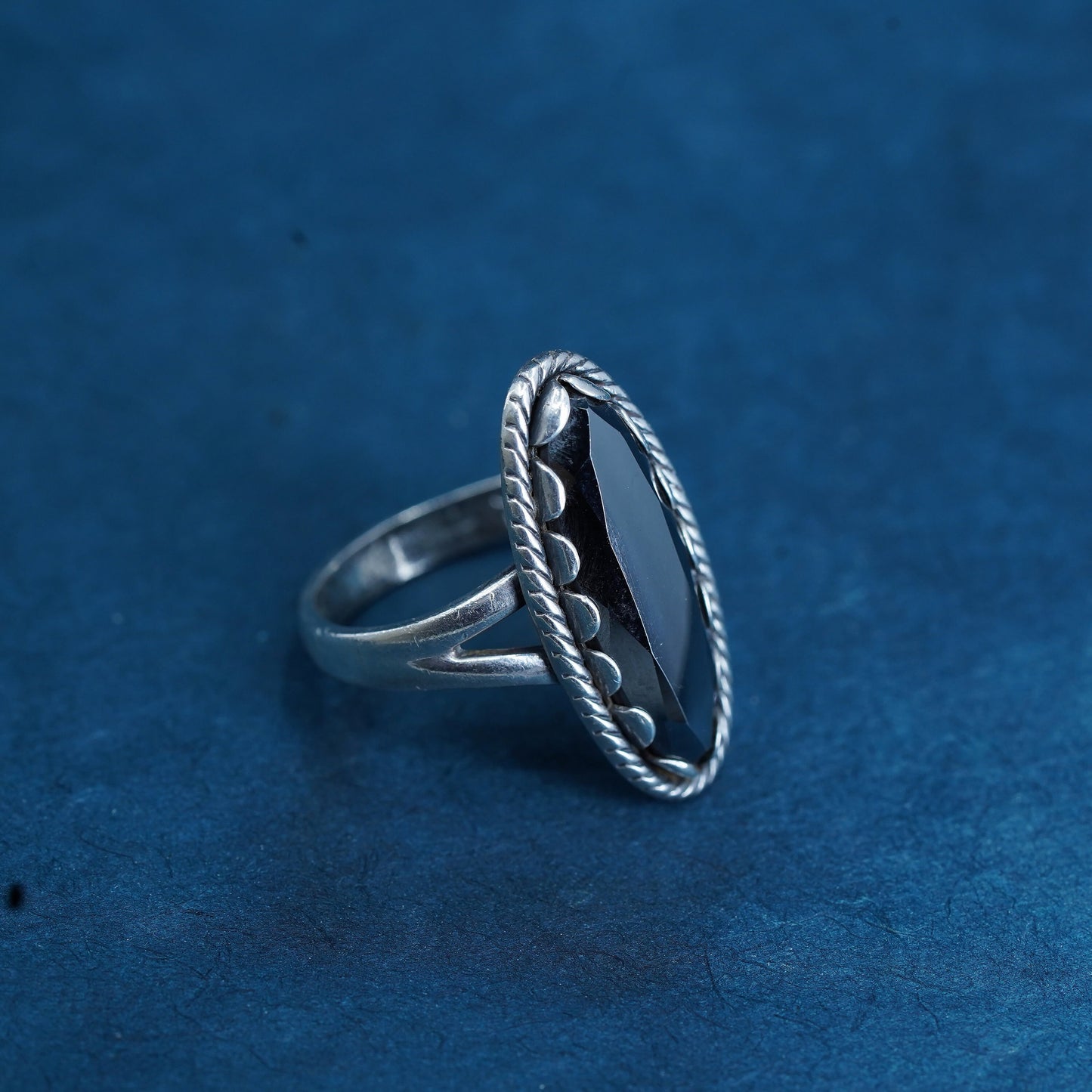Size 8, vintage bell trading post Sterling 925 silver ring, Native American