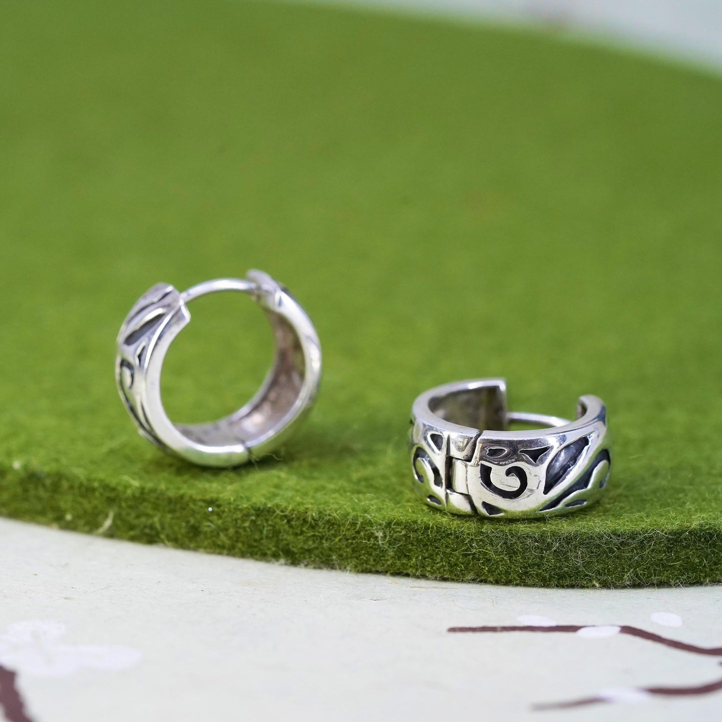 Vintage Silpada Sterling 925 Silver textured Hoop Huggie Earrings