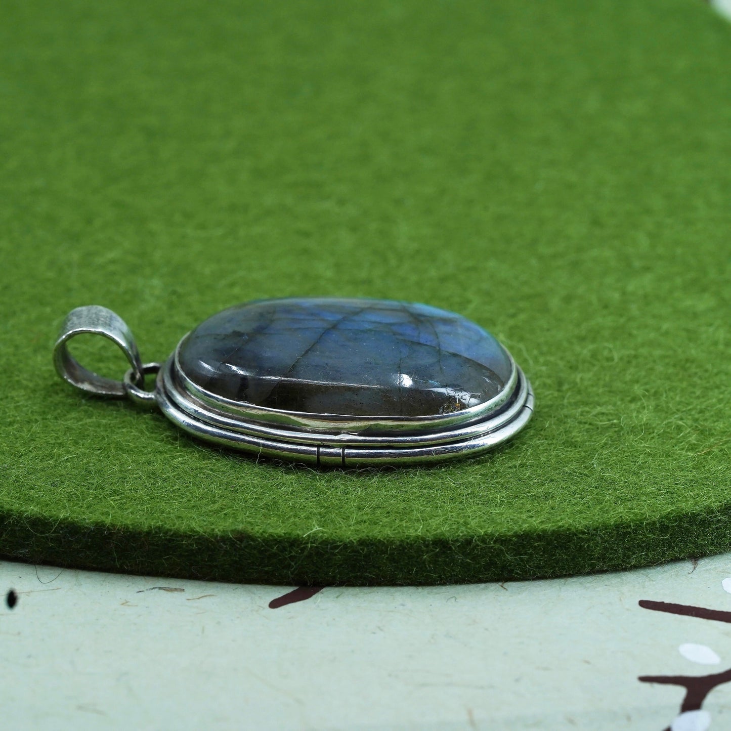 Vintage Sterling silver handmade pendant, Mexican 925 w/ huge oval labradorite