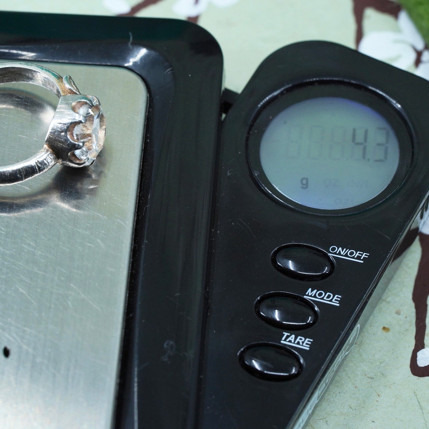 Size 6, Sterling 925 silver engagement ring with circle cut CZ
