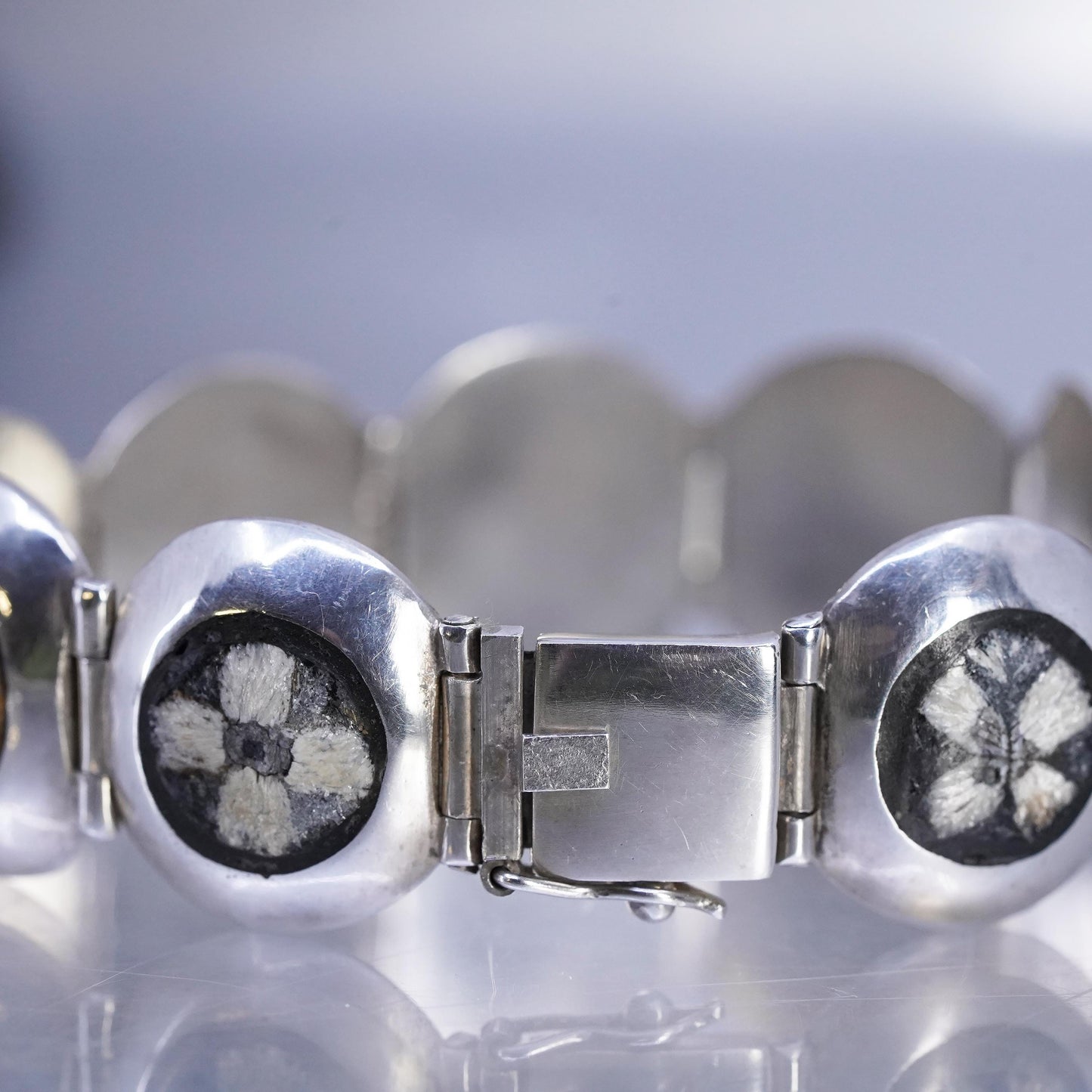 6.5”, VTG southwestern Sterling 950 Silver Chrysanthemum Stone Panel Bracelet
