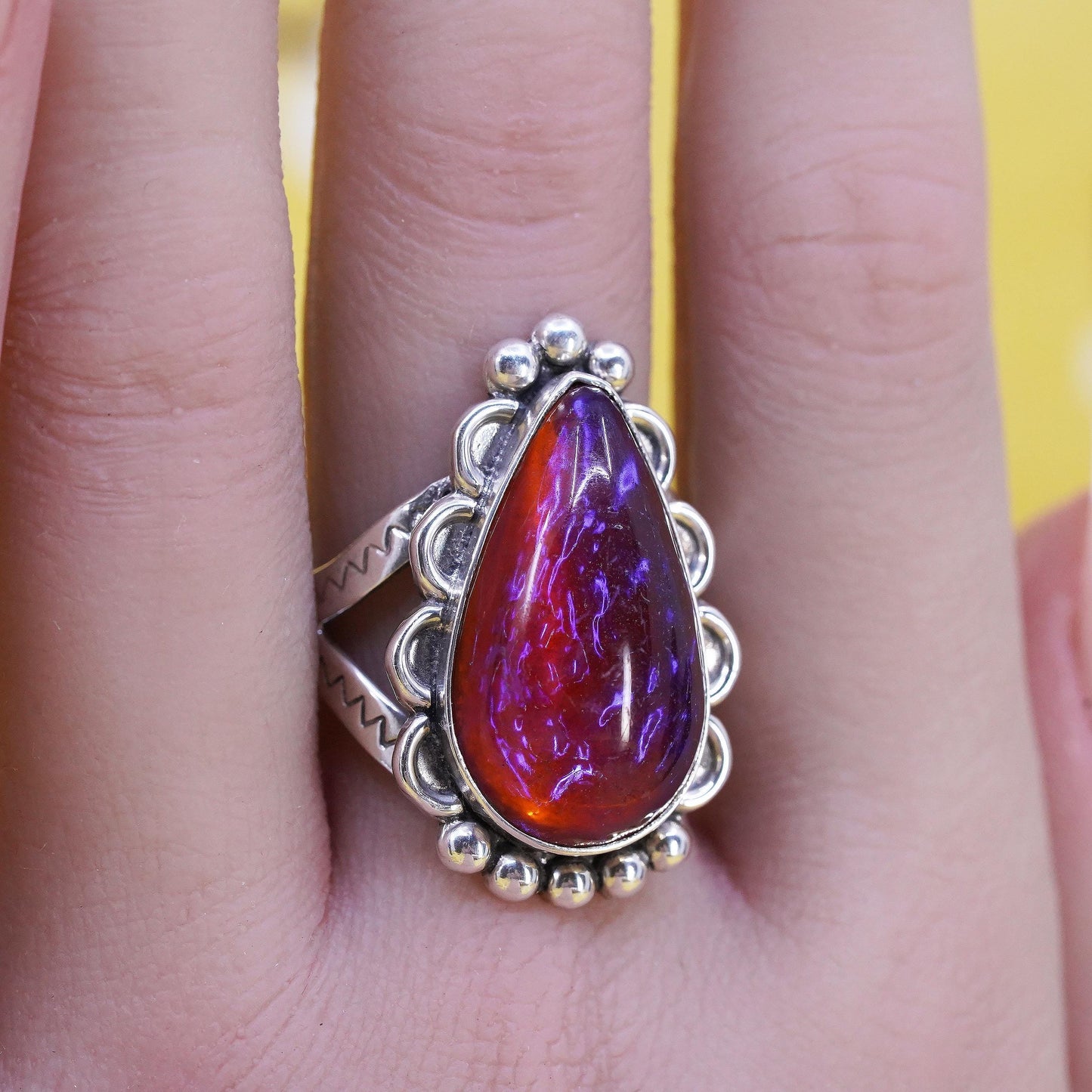 Size 8.5, VTG Native American Sterling 925 silver ring teardrop dragons breath