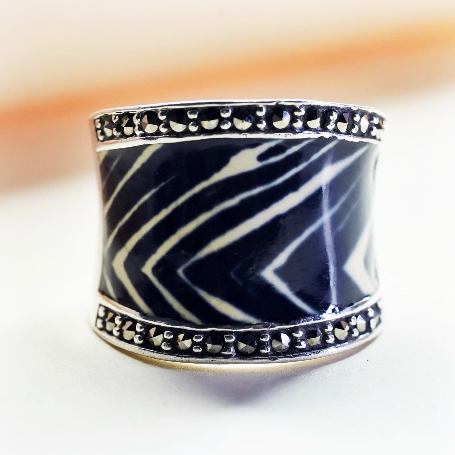 Size 6, Vinatge Sterling silver ring, 925 wide band w/ zebra enamel marcasite
