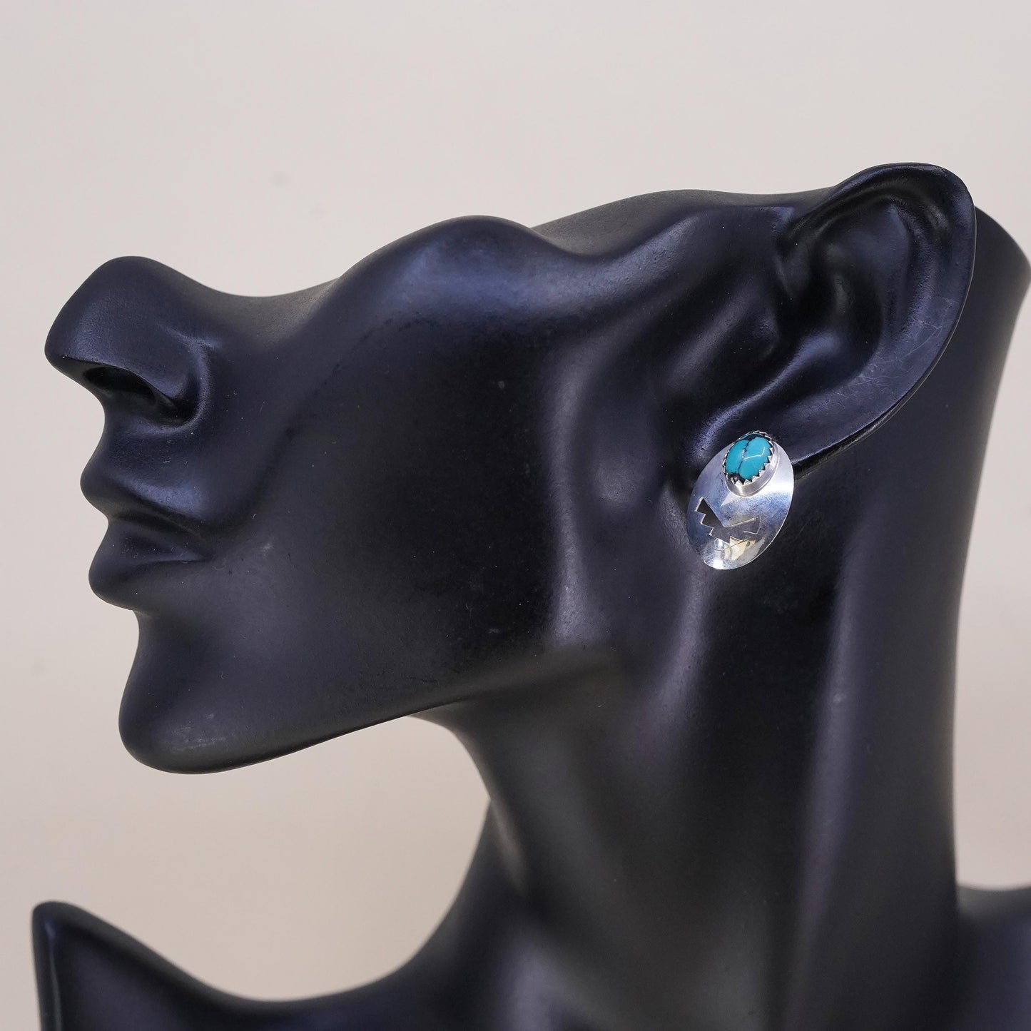 Vintage southwestern Sterling 925 silver stud with turquoise, single earring