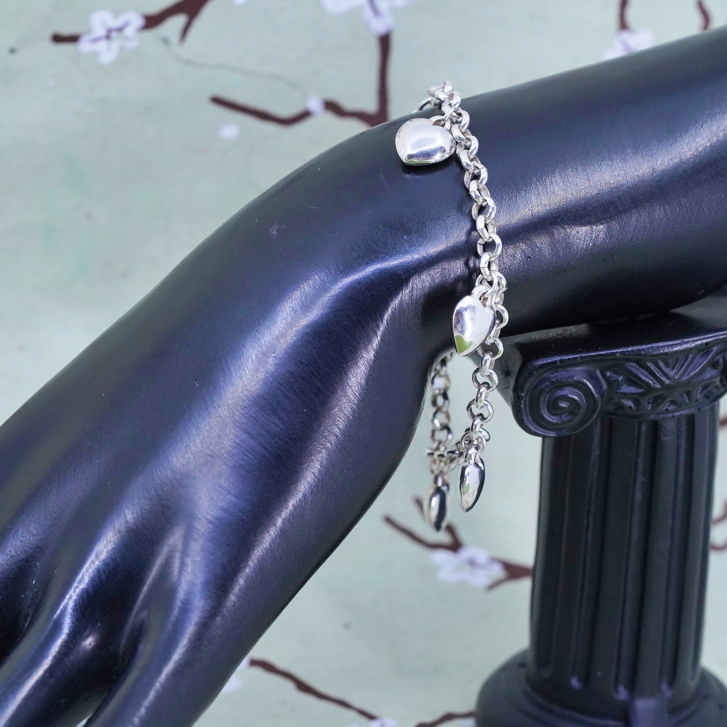 6.75” 5mm, Vintage sterling 925 silver circle bracelet with heart charms
