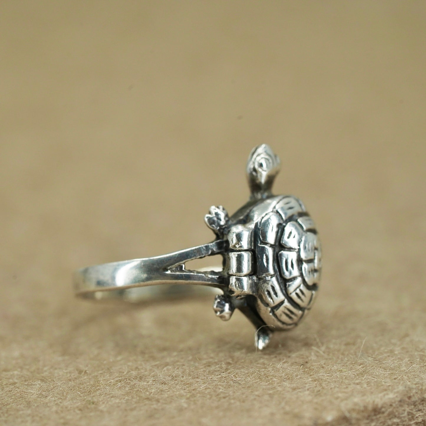 Size 6.5, vintage Sterling 925 silver handmade turtle ring
