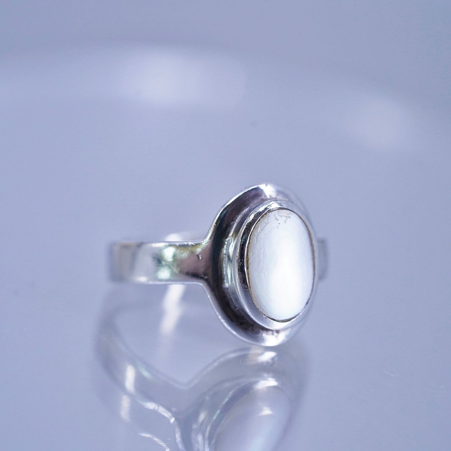 Size 6, Native American navajo Sterling 925 silver ring white mother of pearl