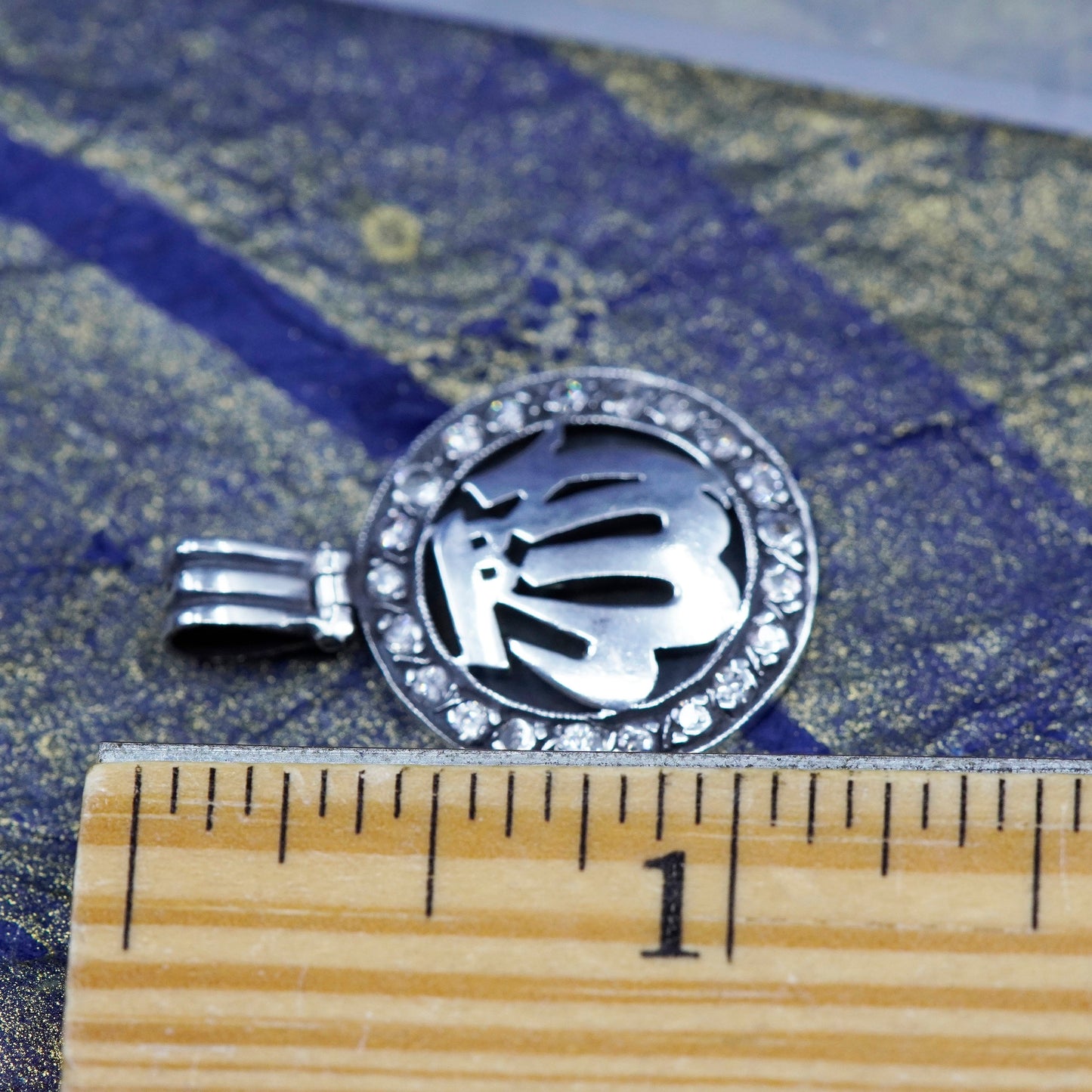 Vintage Sterling silver handmade pedant, 925 circle with cluster crystal