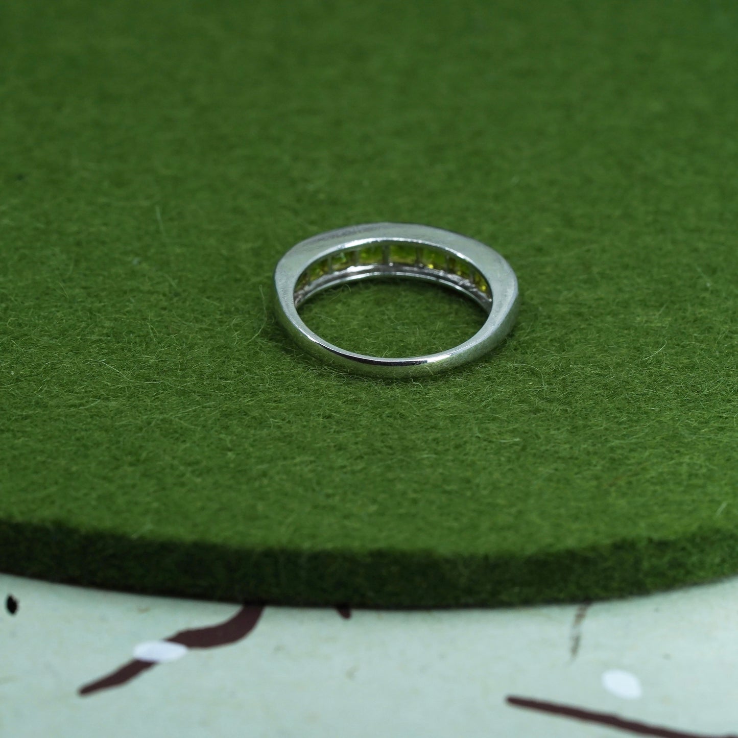 Size 7, Vintage sterling silver handmade ring with peridot, 925 stackable band