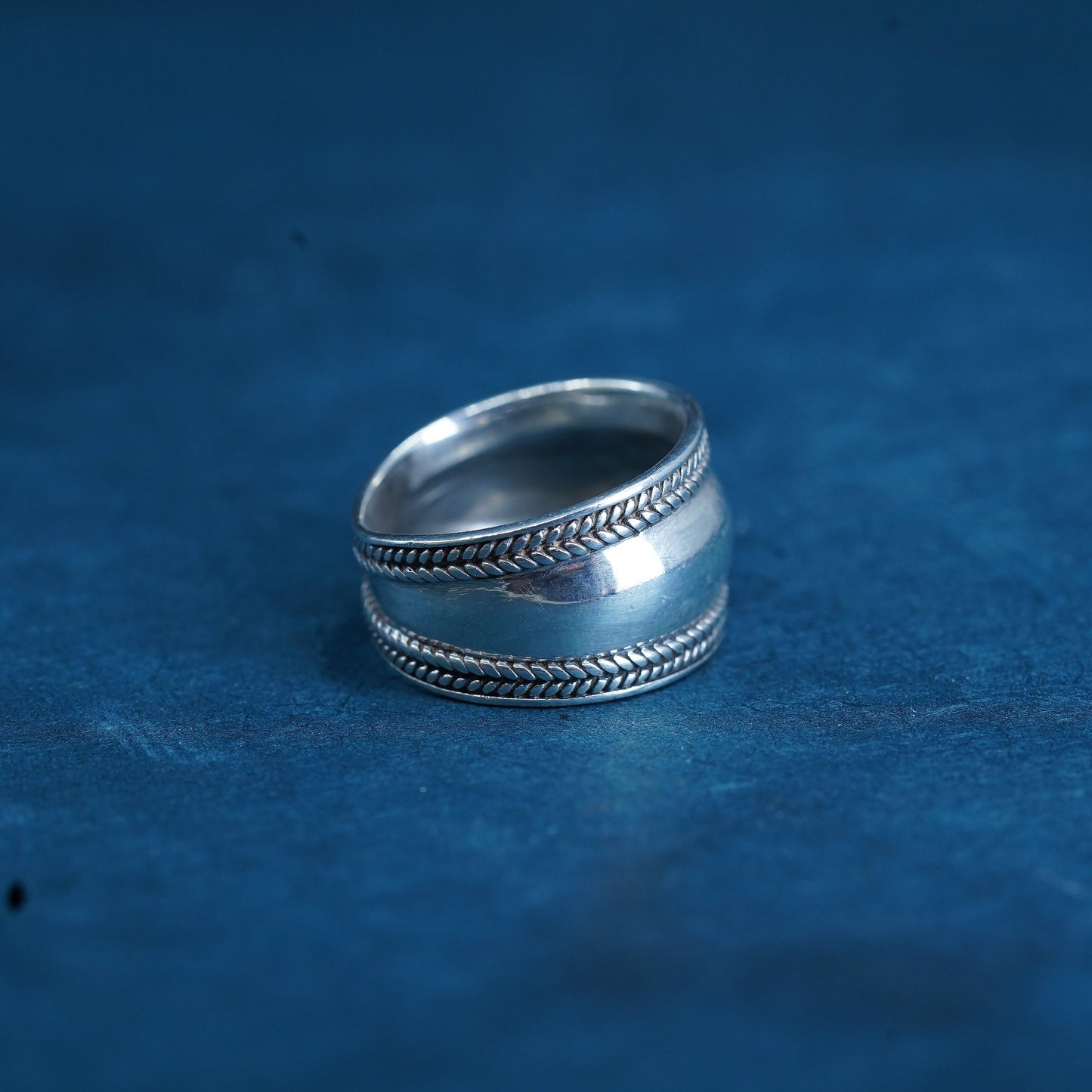 Size 6.5, vintage Sterling silver handmade ring, 925 cable around band