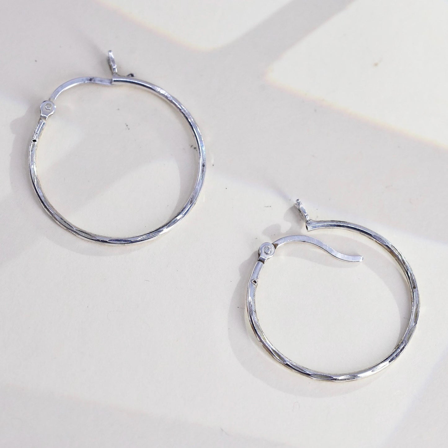 1”, Vintage sterling silver loop earrings, fashion minimalist textured hoops