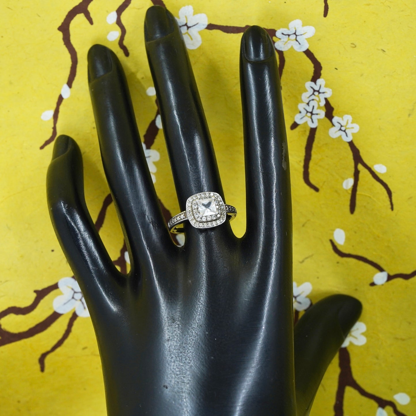 Size 8, vintage Sterling 925 silver anniversary engagement ring with cluster cz