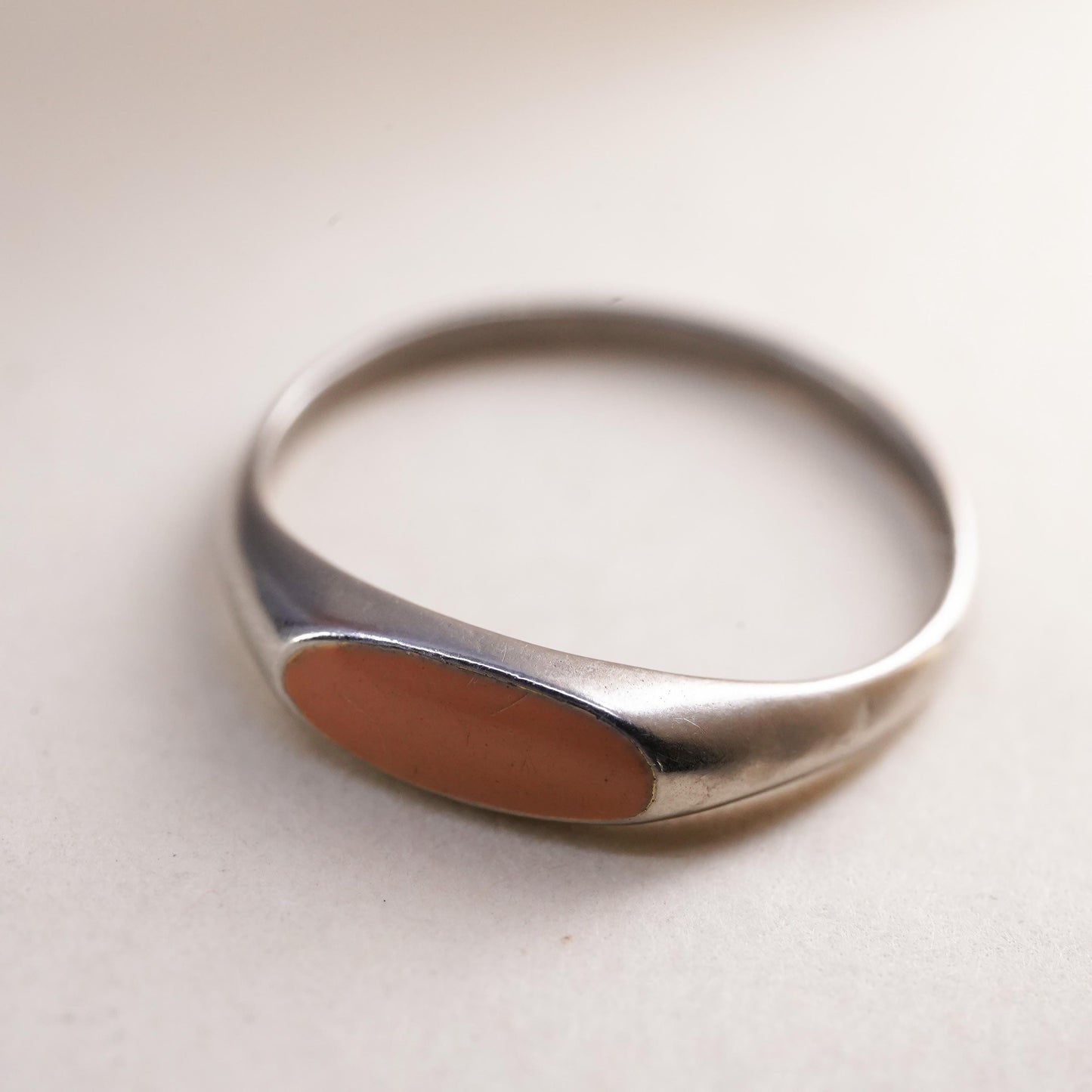 Size 4, Vintage sterling 925 silver handmade band ring with pink enamel