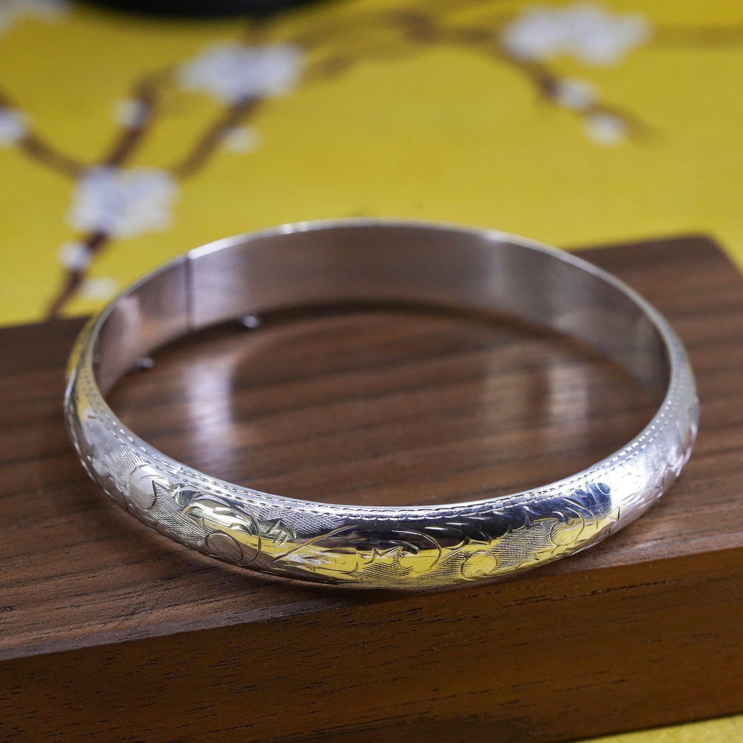 7.5", sterling silver bracelet, textured 925 hinged bangle with security chain