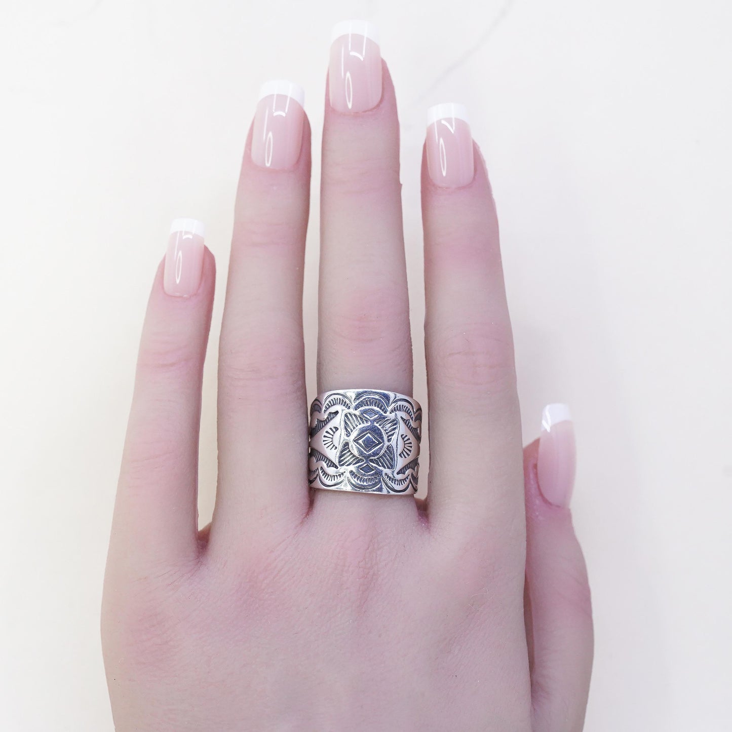 Size 8, Native American Carolyn Pollack Relios band, 925 sterling silver ring