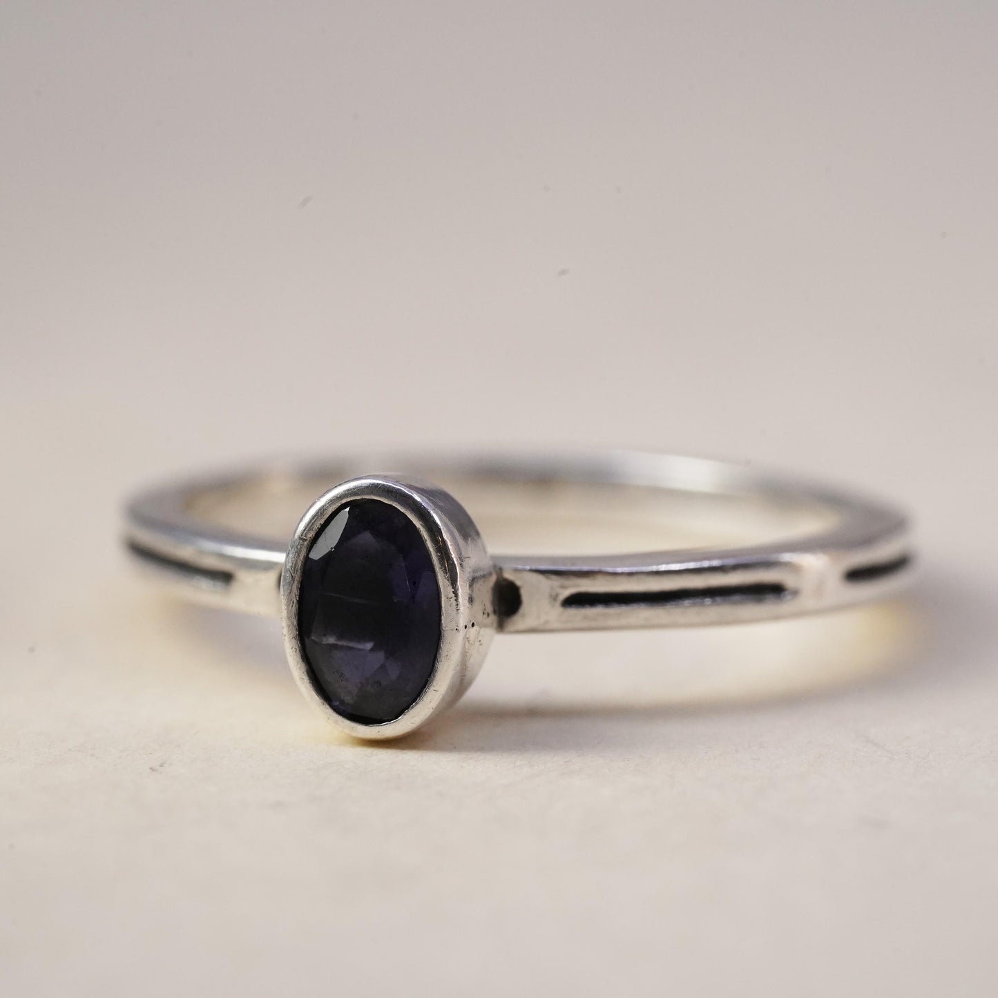 Size 7, vintage stackable Sterling 925 silver handmade ring with amethyst