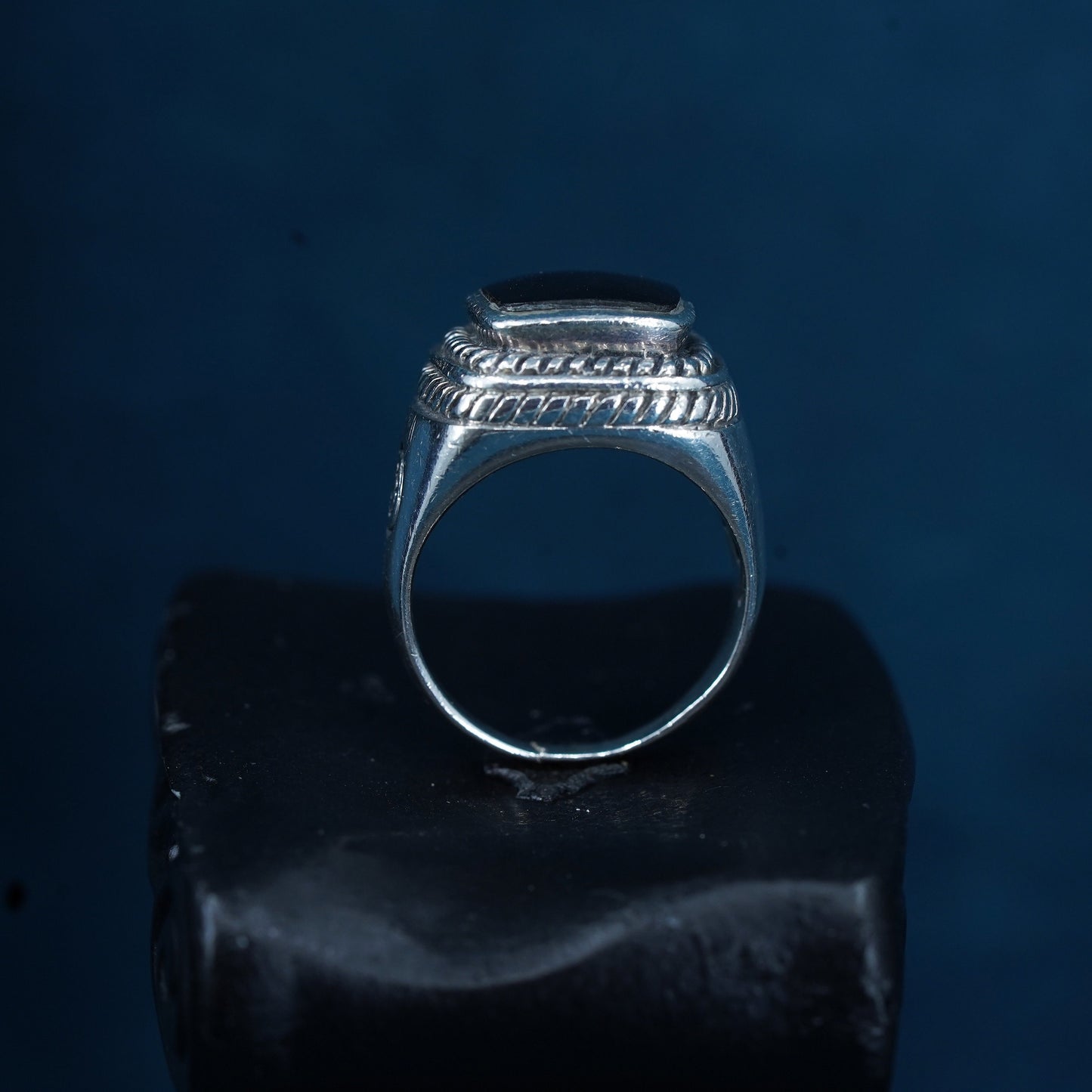 Size 8, vintage Sterling 925 silver handmade ring with square black onyx inlay