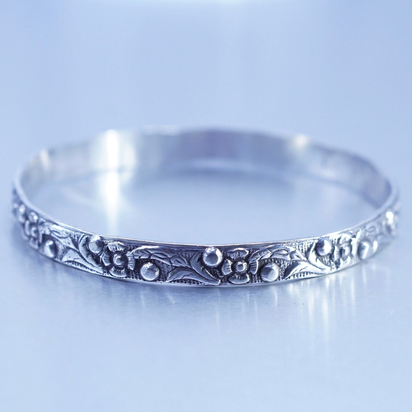 8.25”, VTG southwestern Sterling 925 silver handmade bracelet, textured bangle