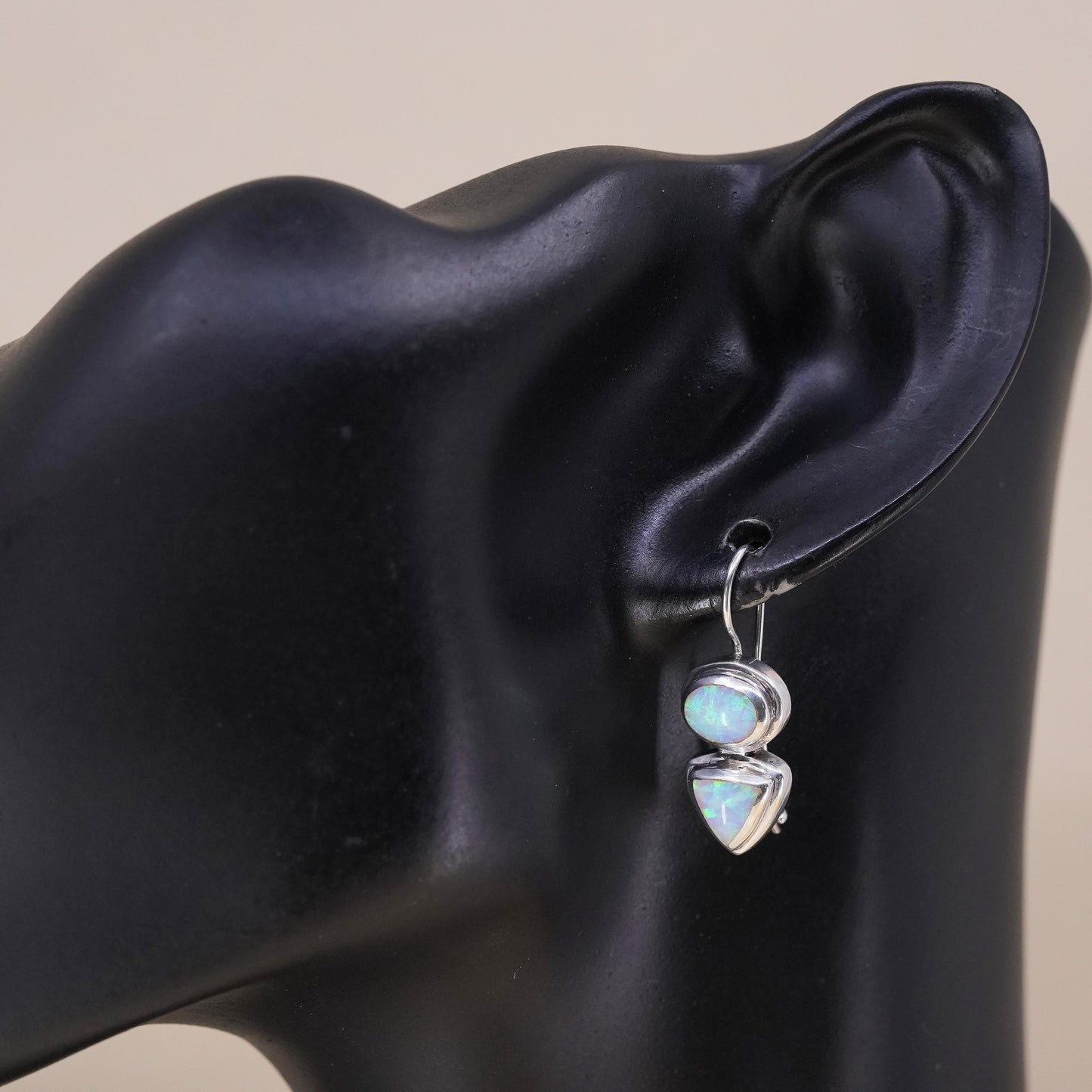 Vintage Sterling 925 silver handmade single earring with oval fire opal
