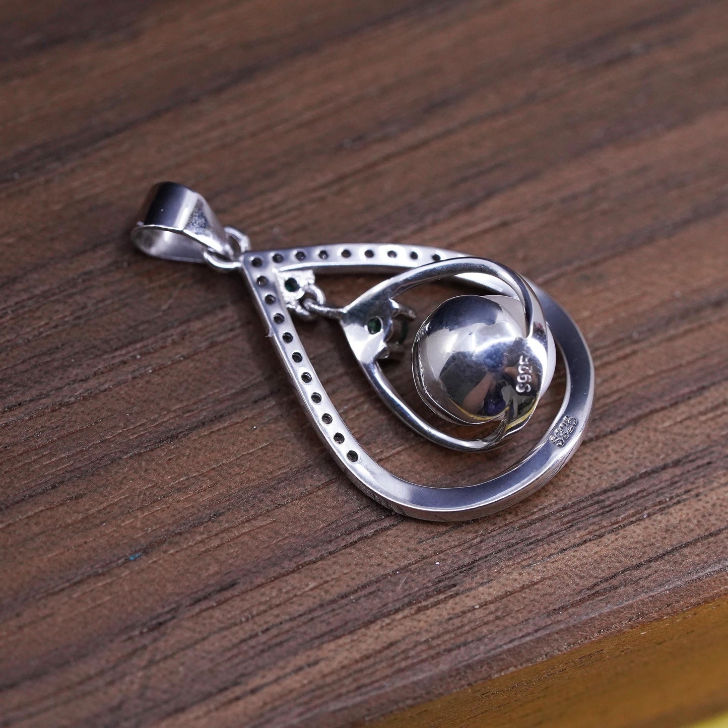 Vintage Sterling 925 silver handmade teardrop pendant with pearl and emerald