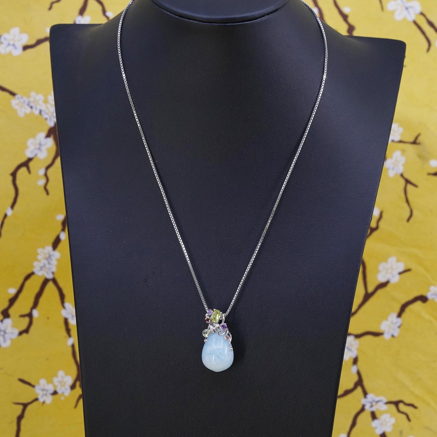 18", Sterling silver 925 necklace, box chain teardrop jade pendant peridot