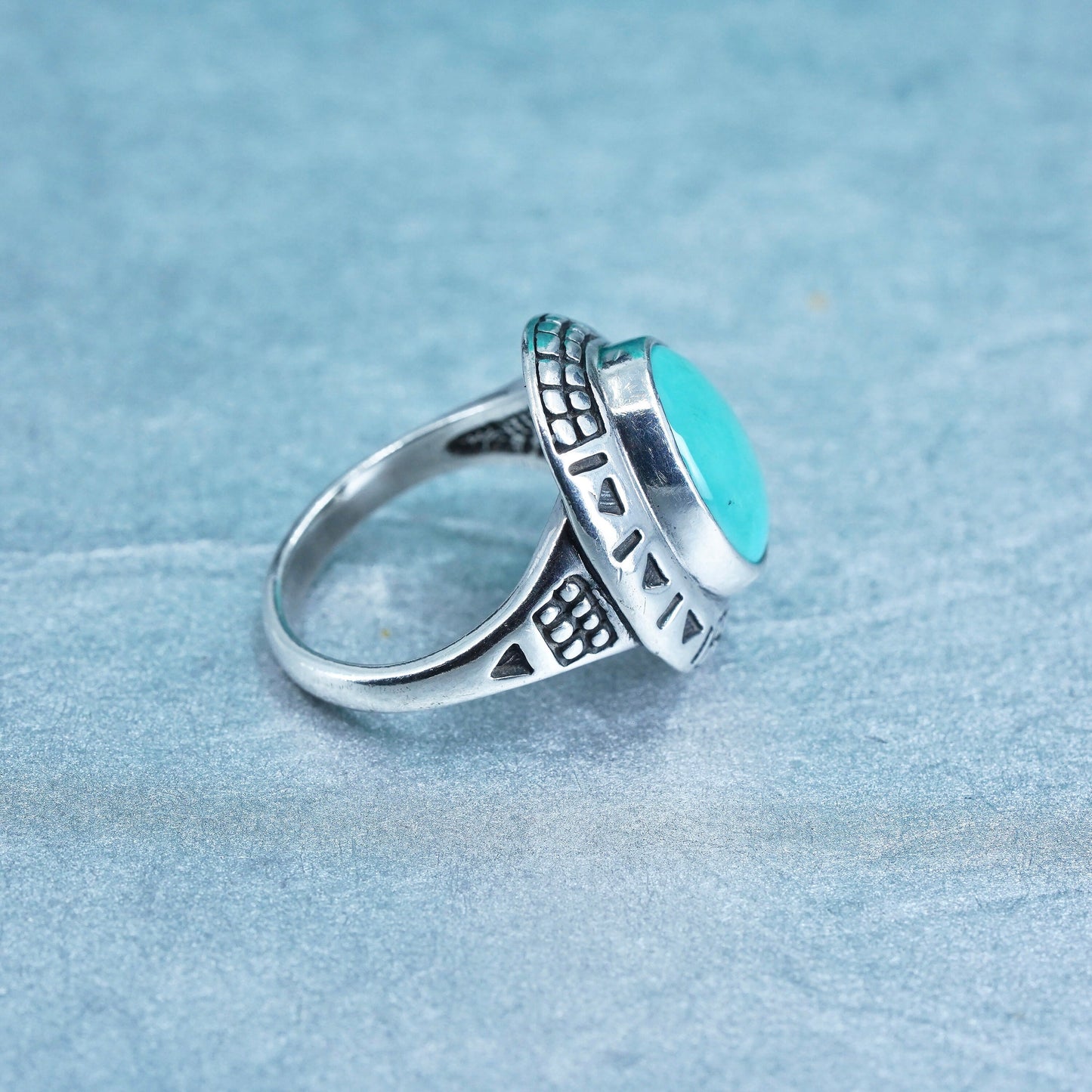 Size 7, southwestern Sterling 925 silver handmade textured ring oval turquoise