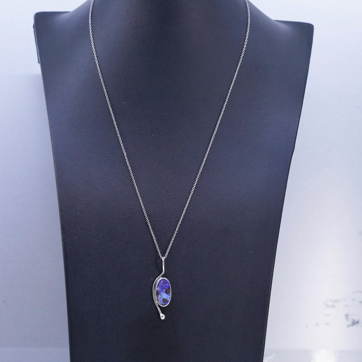 19", vintage Sterling 925 silver circle necklace with blue lapis lazuli pendant