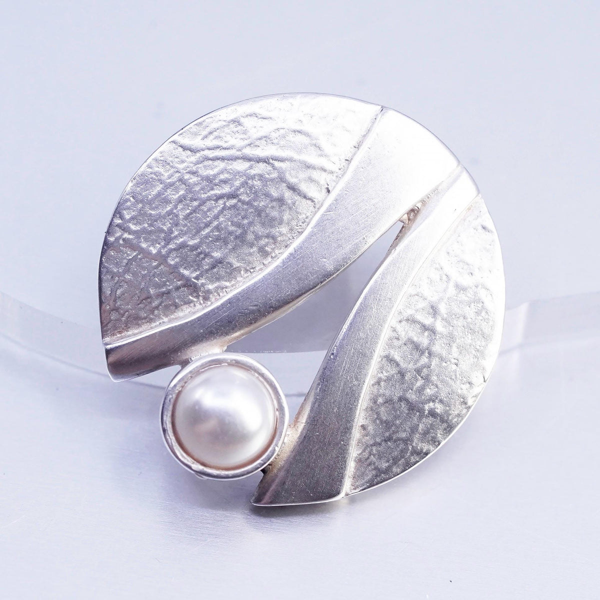 Vintage Designer SAW matte sterling 925 silver textured circle pendant pearl