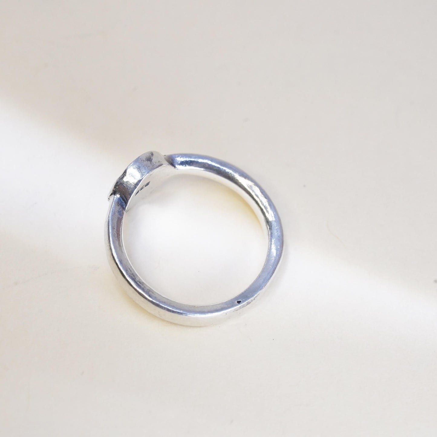 Size 6.5, VTG 925 Sterling Silver Dot Ring, Circle Disc, flower Band, Jewelry